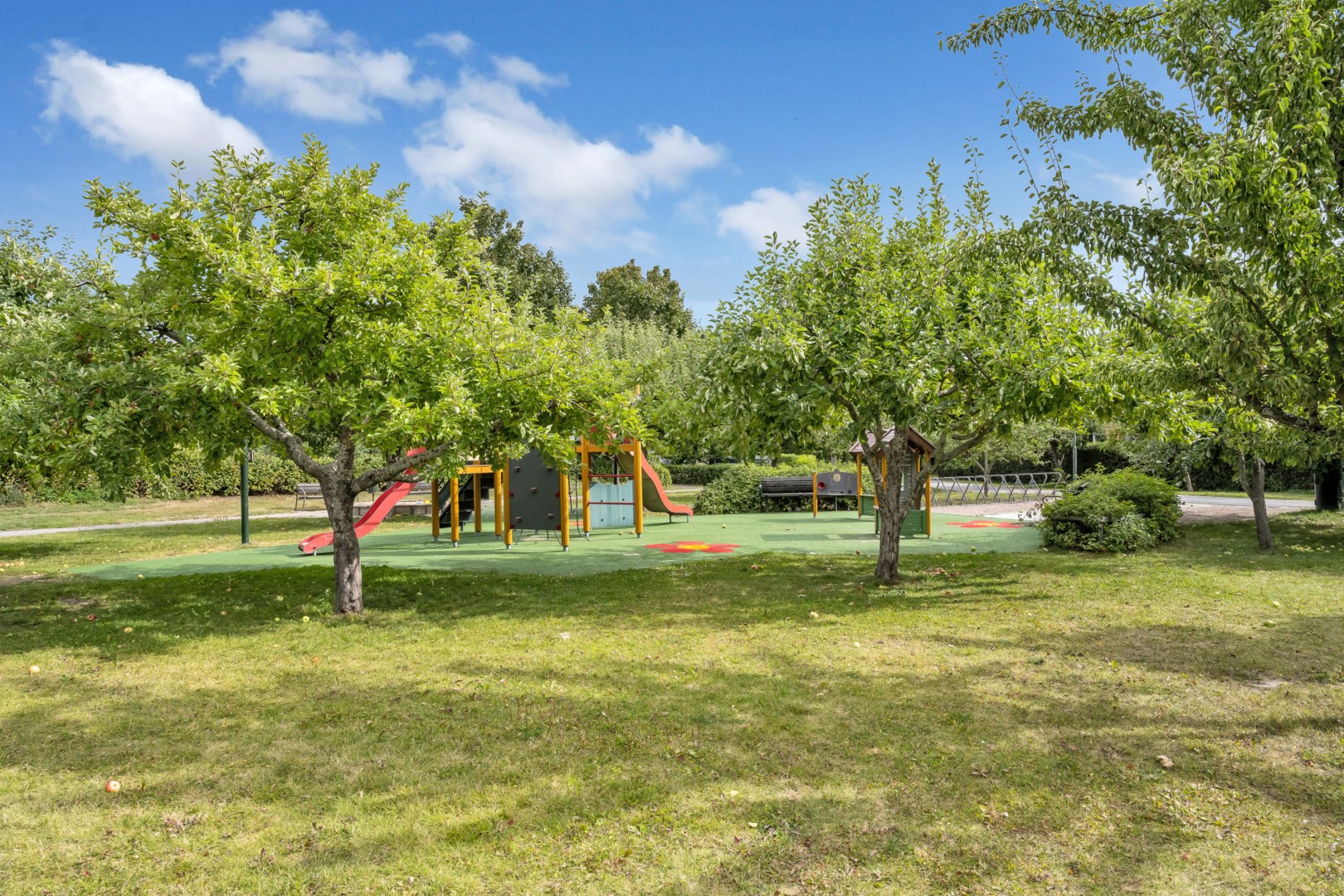 Bostadsbild från Klarbärsgatan 95, Till salu i Slavsta, Uppsala