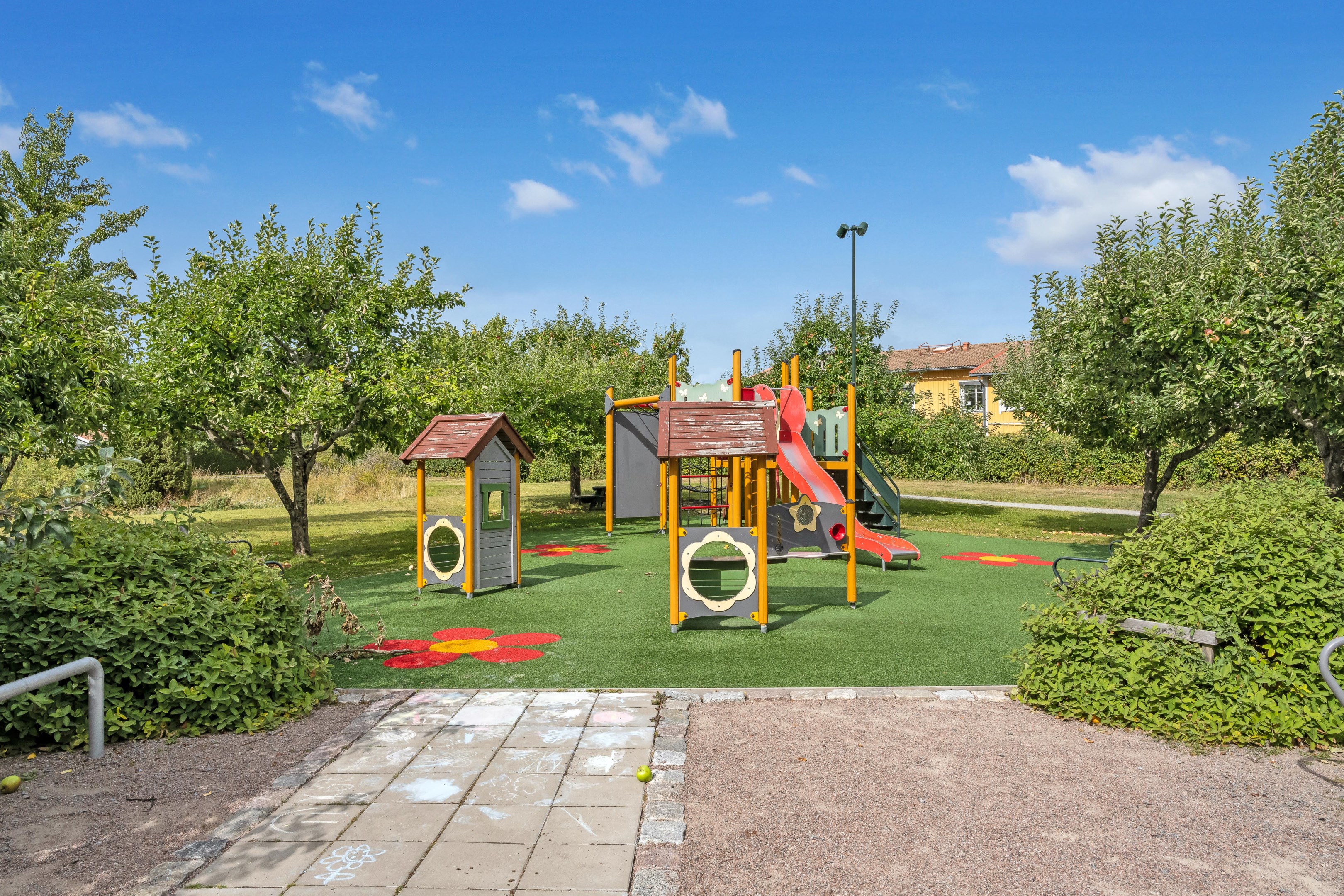 Bostadsbild från Klarbärsgatan 95, Såld i Slavsta, Uppsala