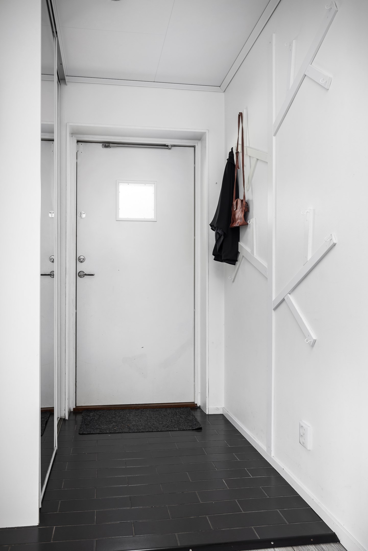 Bostadsbild från Entitevägen 1, Såld i Ösbydalen, Värmdö