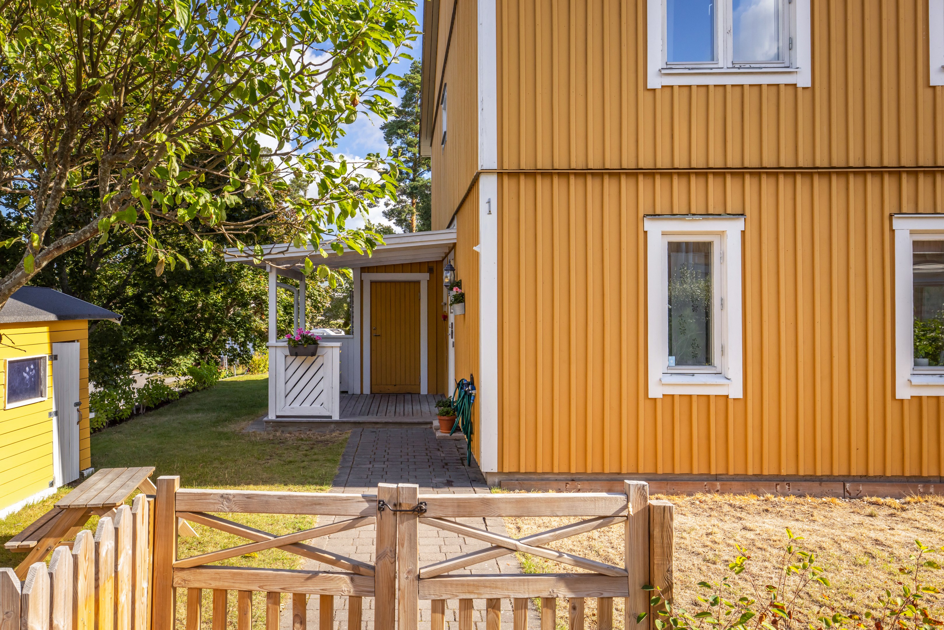 Bostadsbild från Entitevägen 1, Såld i Ösbydalen, Värmdö