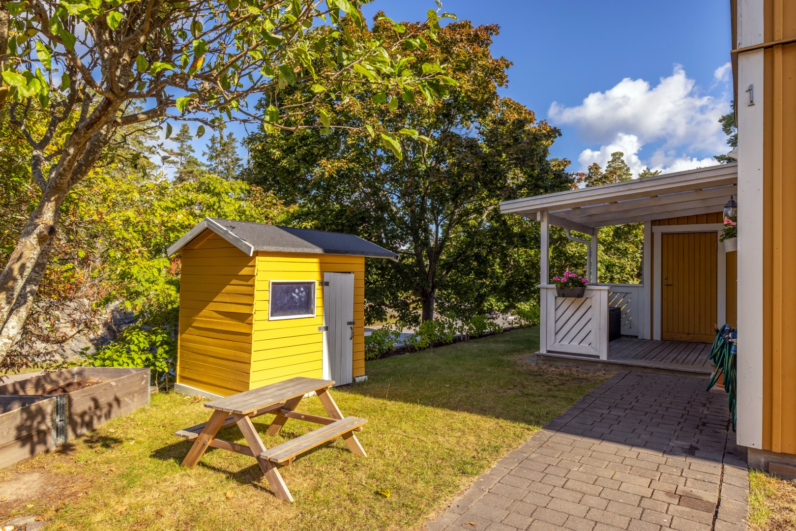 Bostadsbild från Entitevägen 1, Såld i Ösbydalen, Värmdö