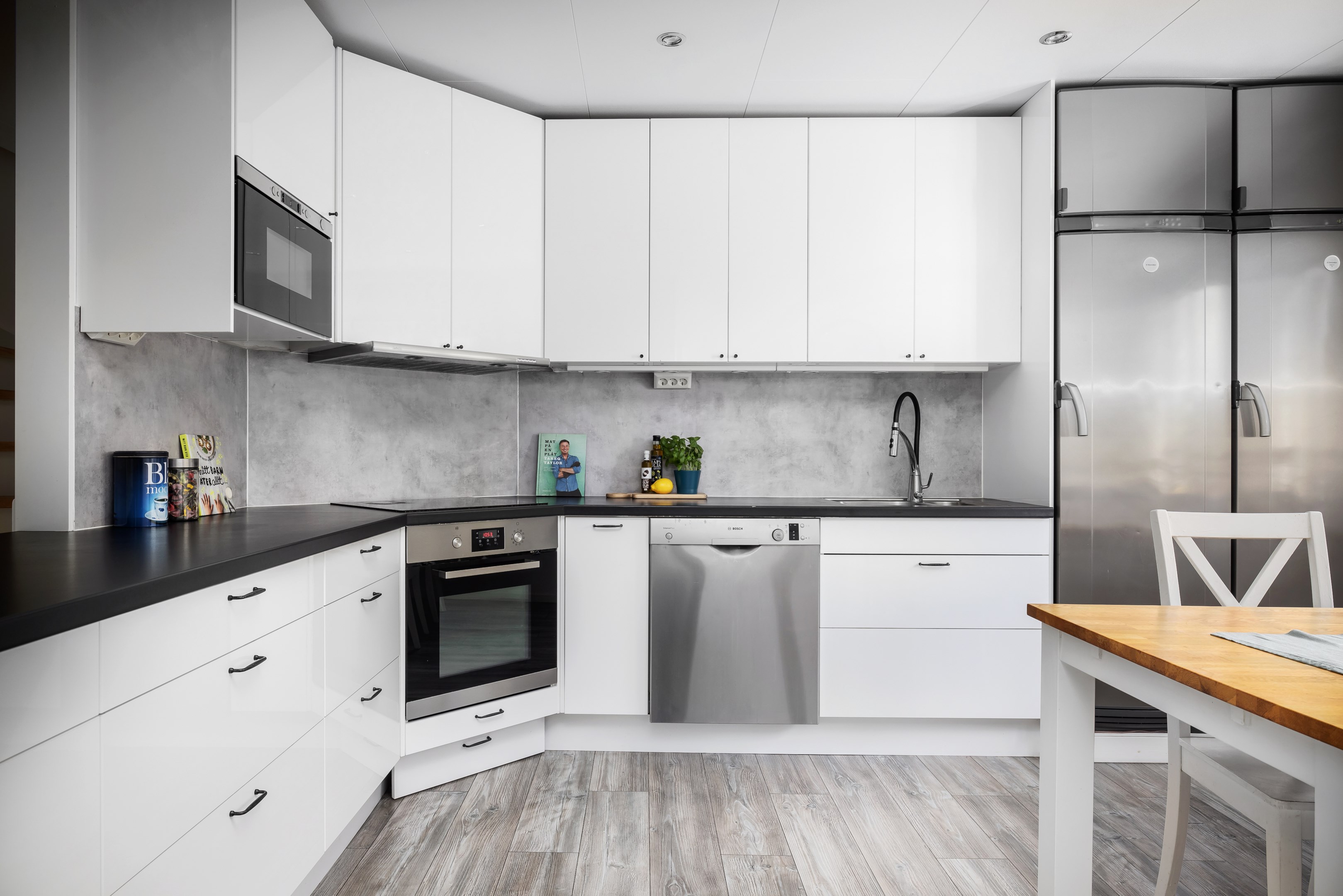 Bostadsbild från Entitevägen 1, Såld i Ösbydalen, Värmdö