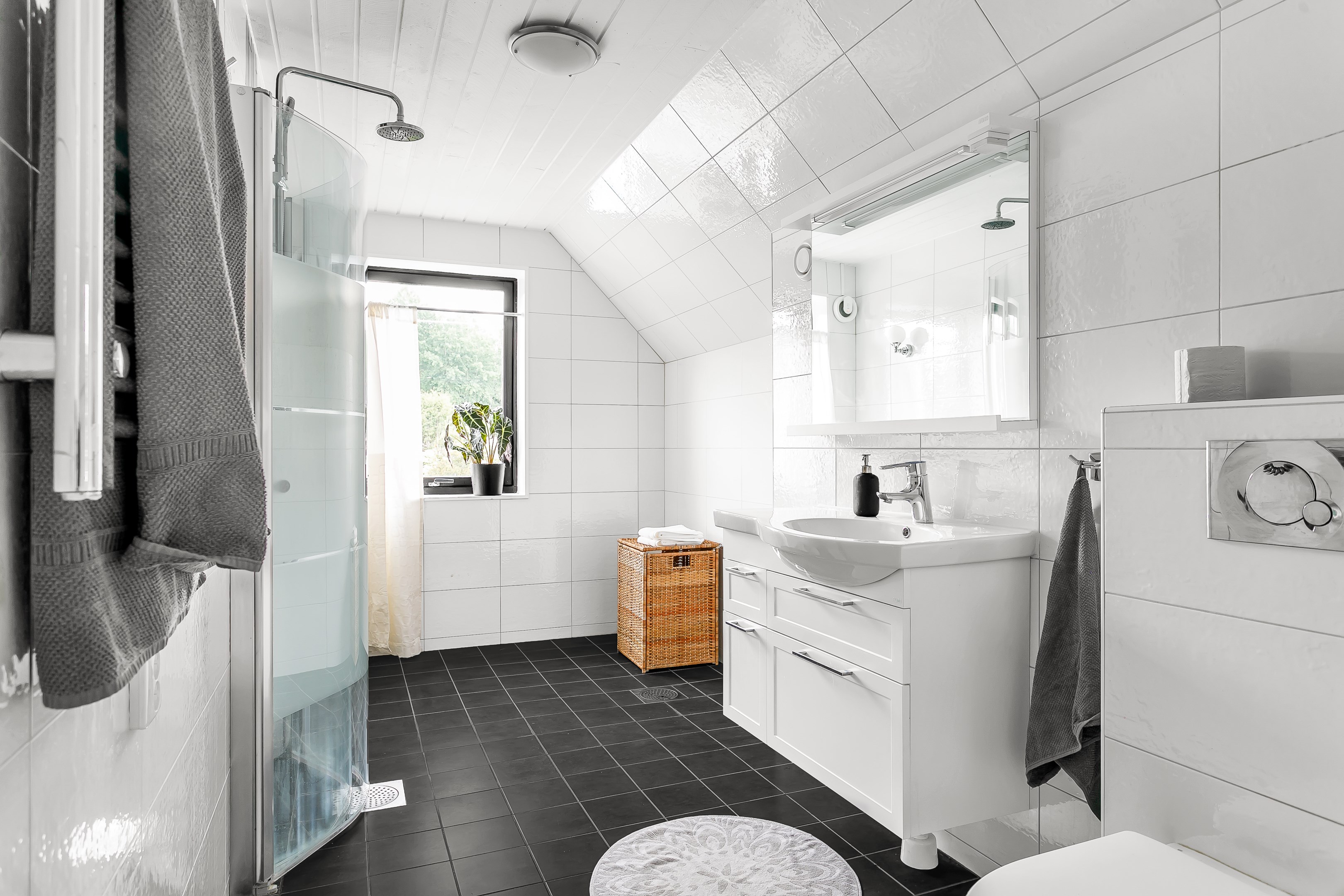 Bostadsbild från Malmkörarvägen 134, Såld i Vattholma, Uppsala