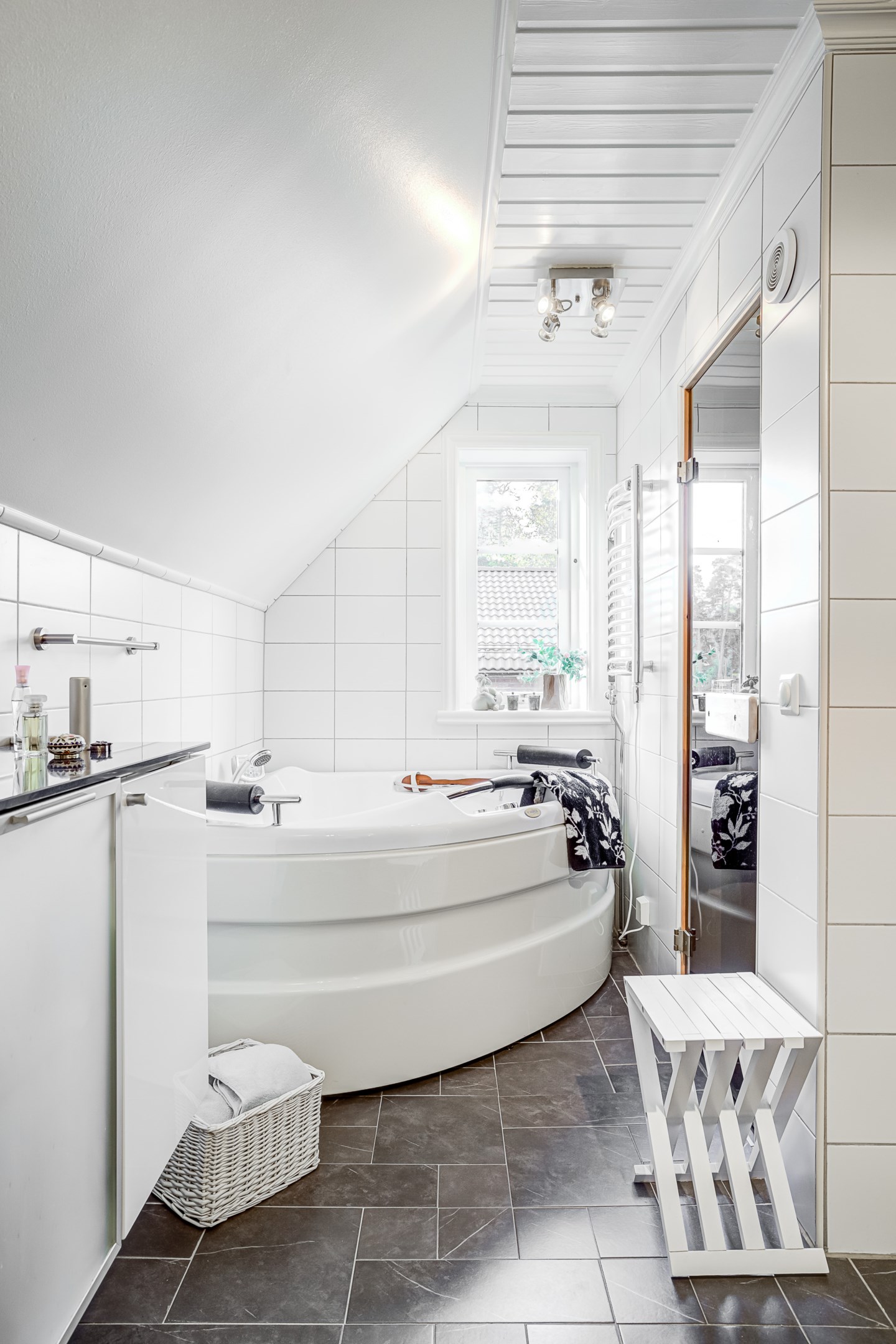 Bostadsbild från Skogsbergsvägen 2, Såld i Eriksberg, Uppsala