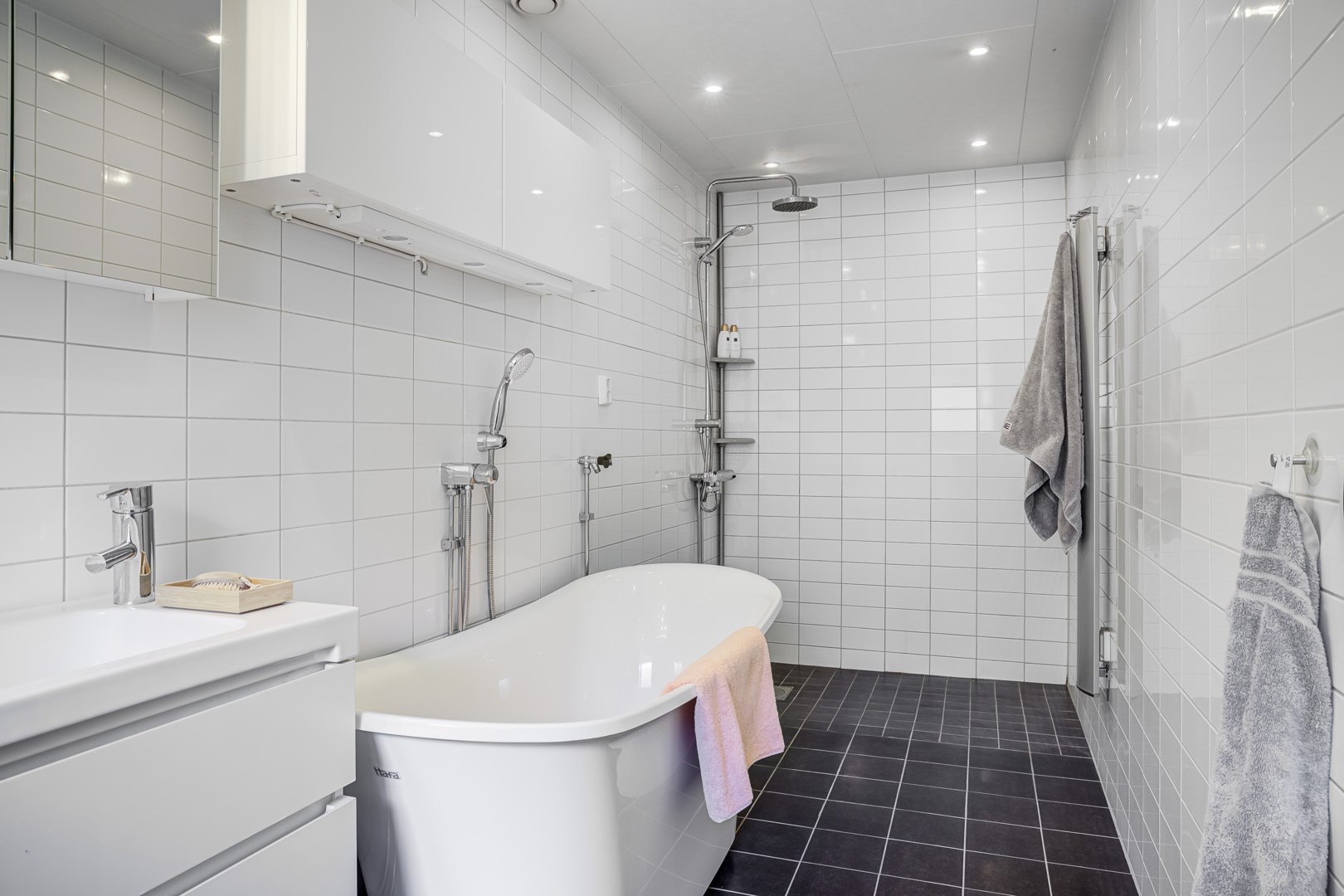 Bostadsbild från Ölstavägen 1, Såld i Örsundsbro, Enköping