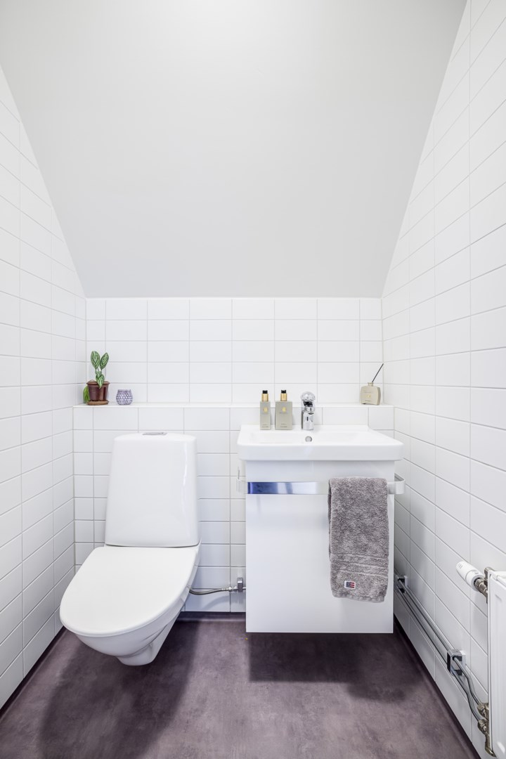 Bostadsbild från Ölstavägen 1, Såld i Örsundsbro, Enköping