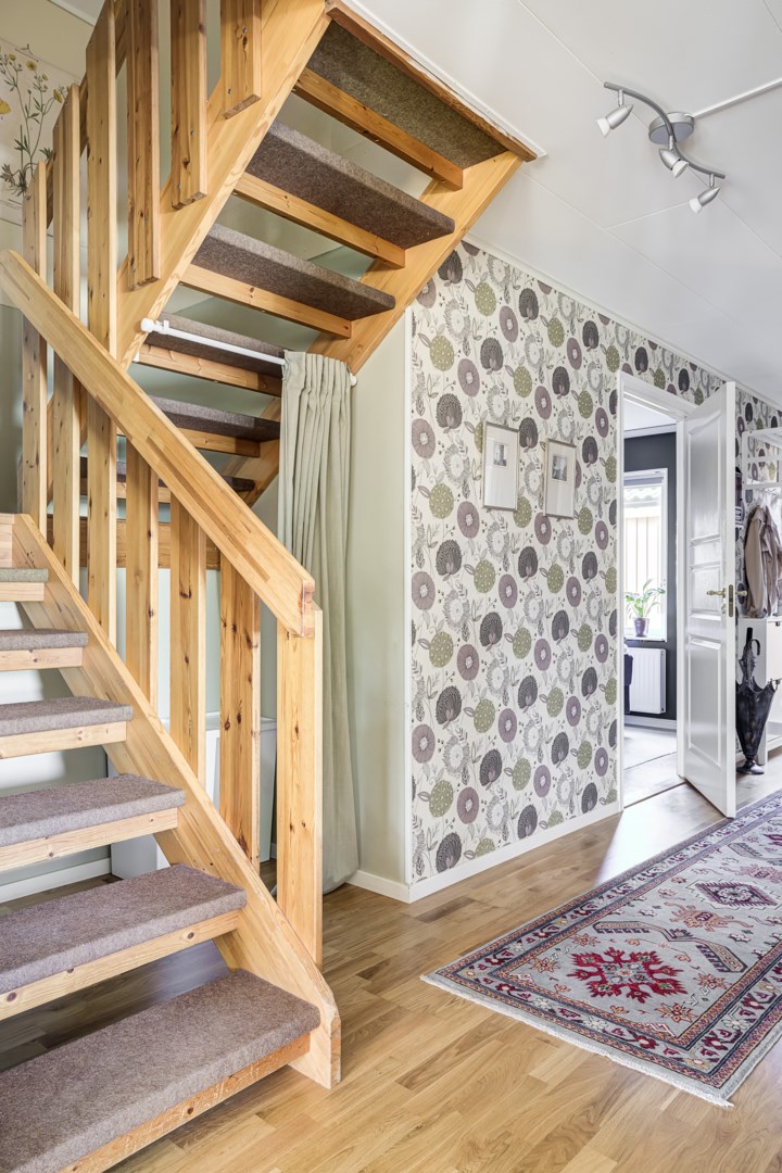 Bostadsbild från Ölstavägen 1, Såld i Örsundsbro, Enköping