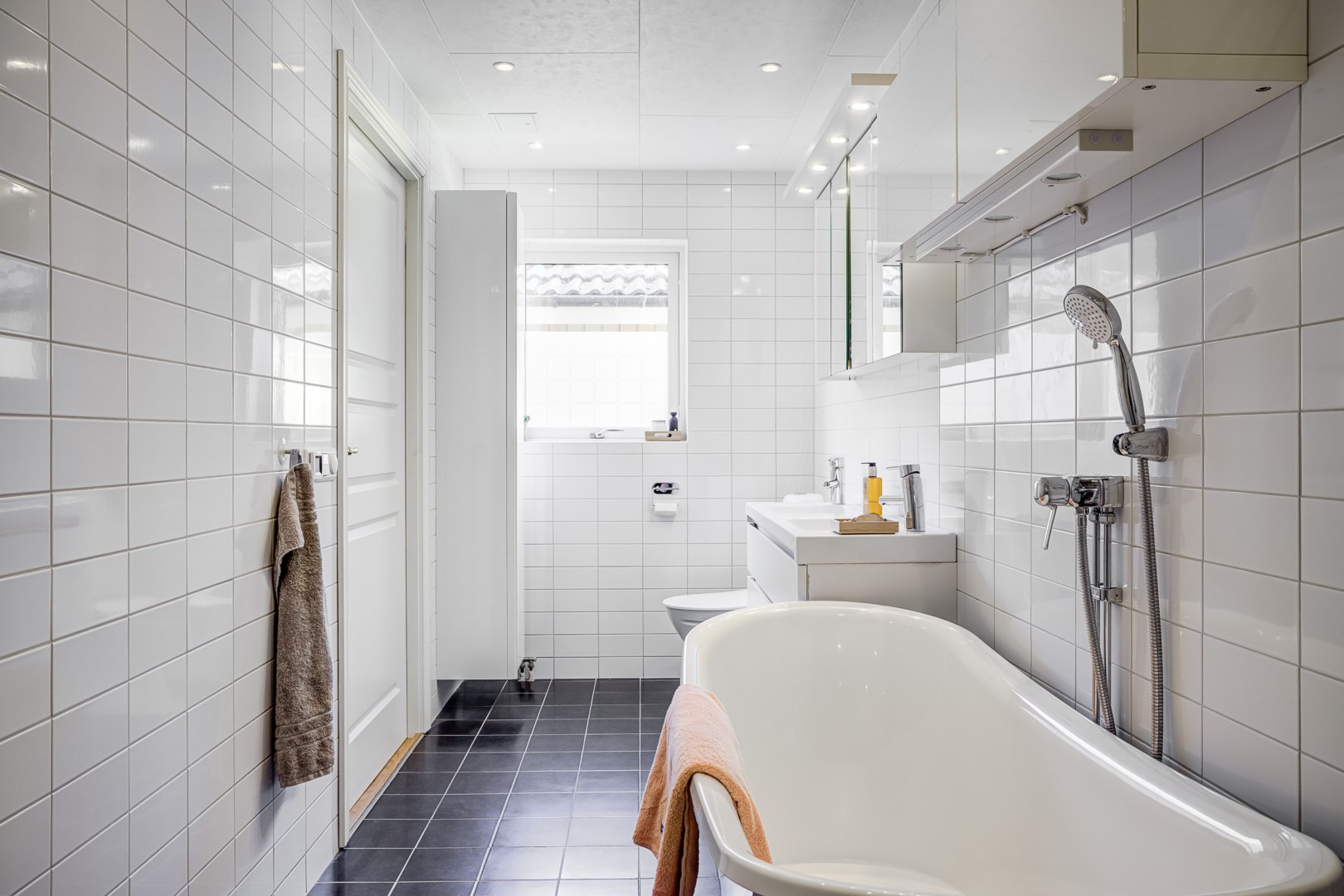 Bostadsbild från Ölstavägen 1, Såld i Örsundsbro, Enköping