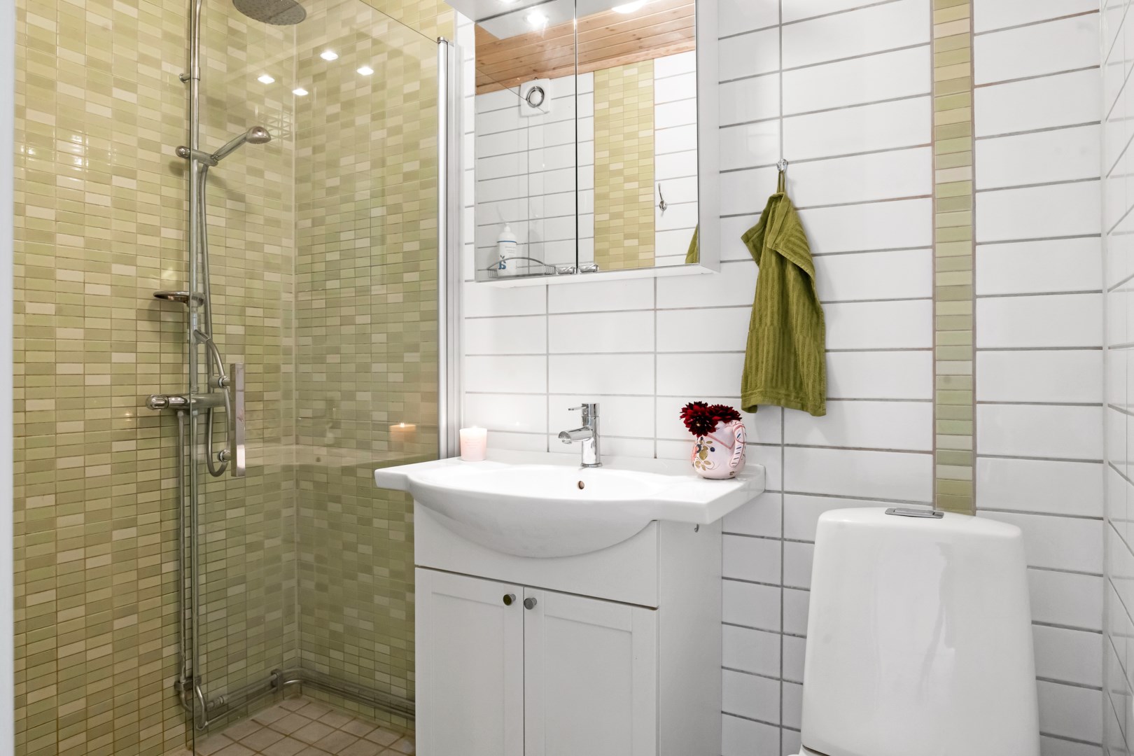 Bostadsbild från Lövlundsvägen 7, Såld i Storvreta, Uppsala