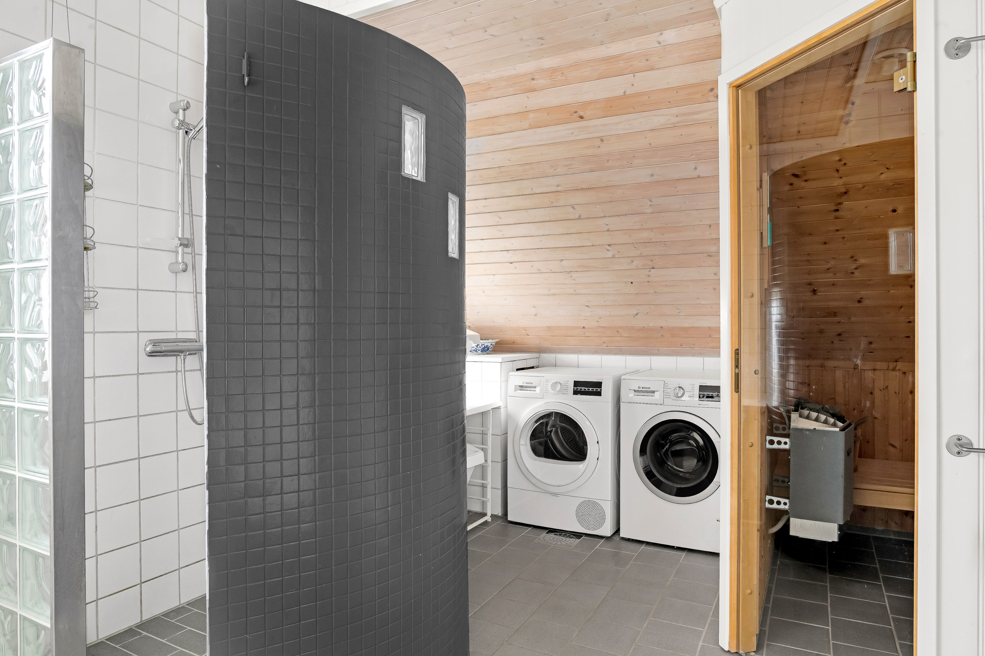 Bostadsbild från Lövlundsvägen 7, Såld i Storvreta, Uppsala