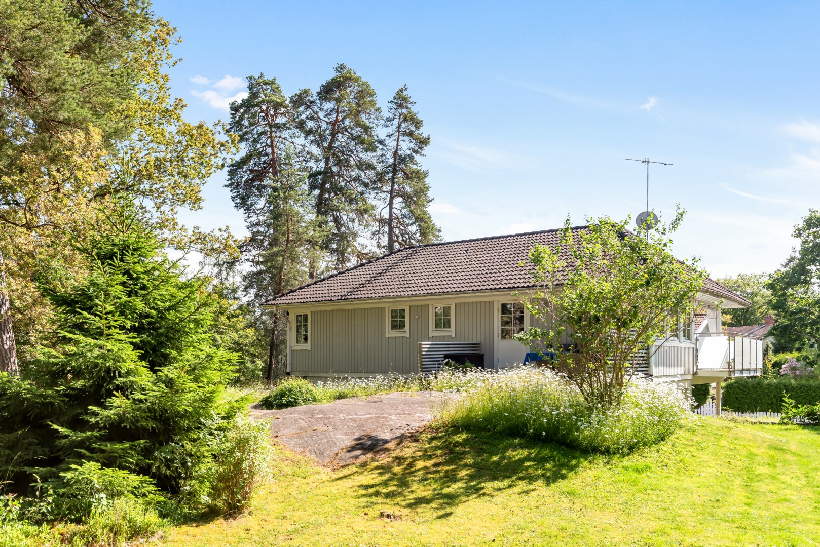 Bostadsbild från Lövhultsvägen 6, Kommande i Norby, Uppsala