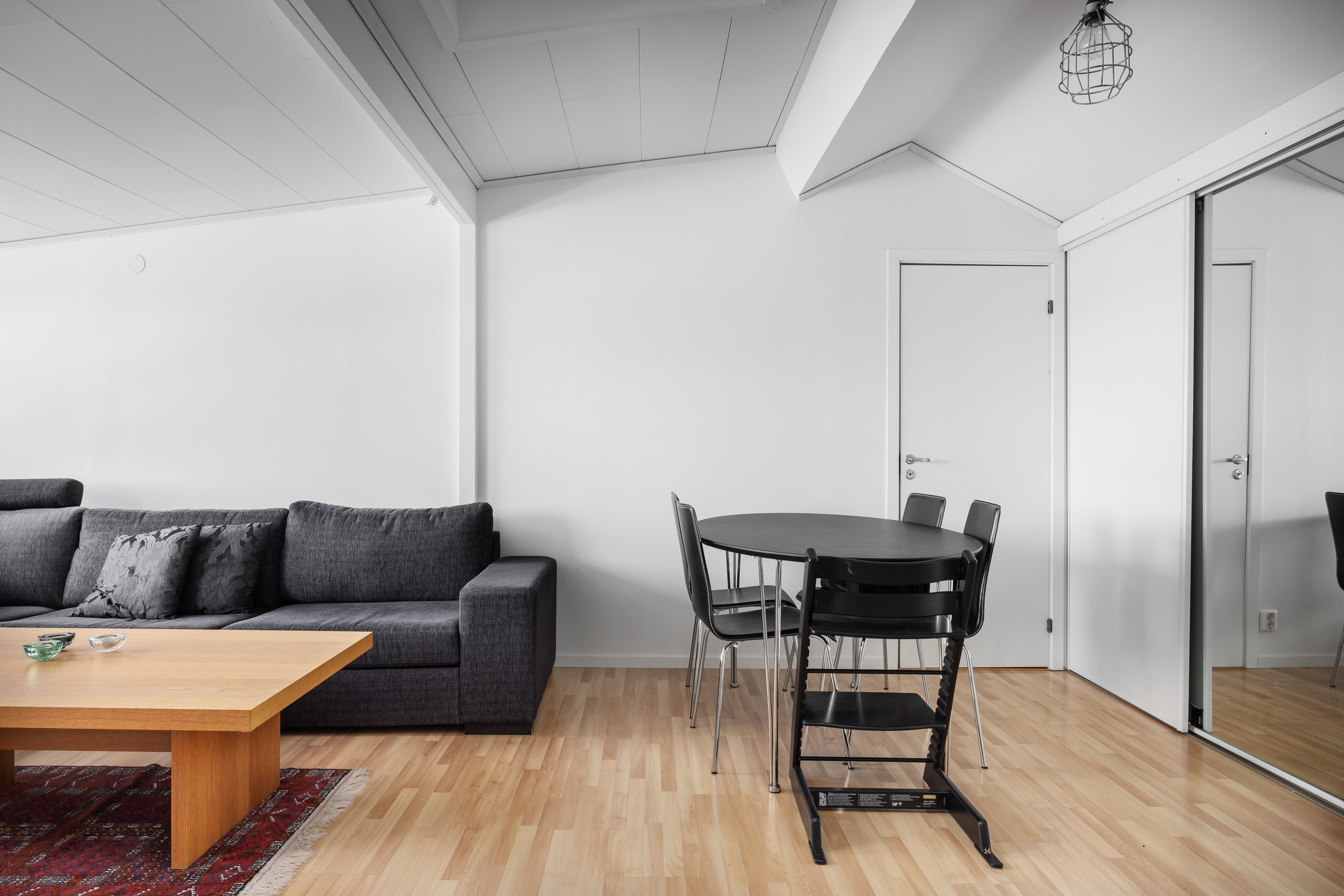 Bostadsbild från Björkholmsvägen 19, Såld i Östra Orminge, Nacka