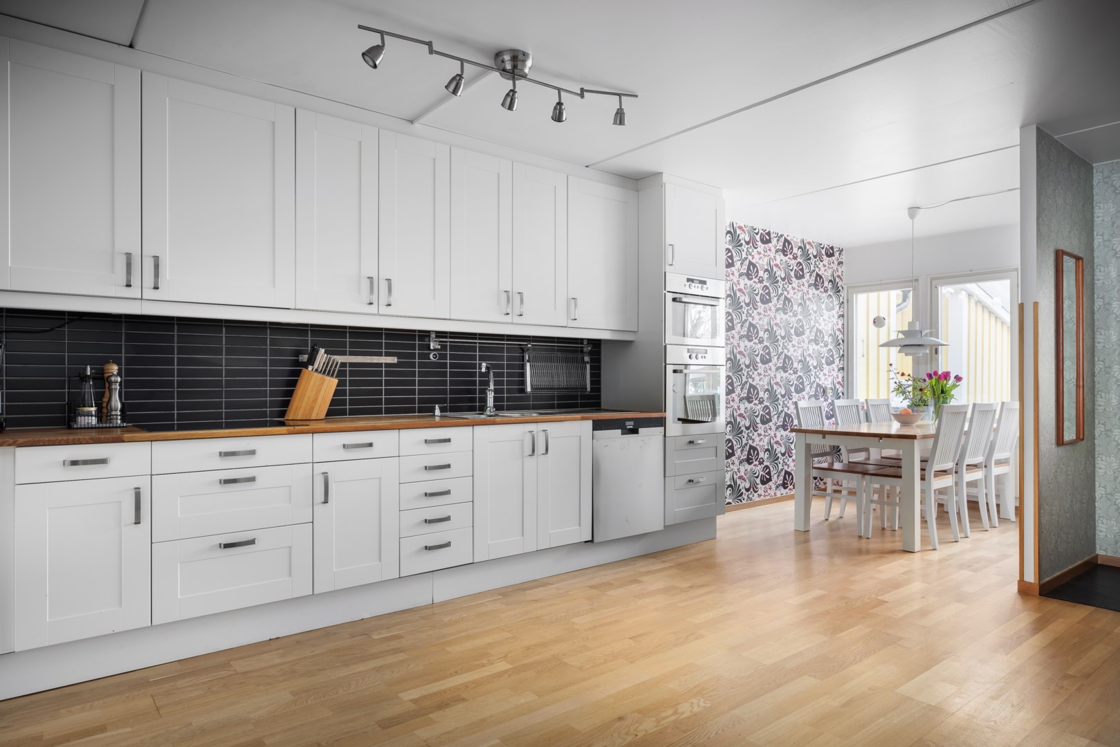 Bostadsbild från Björkholmsvägen 19, Såld i Östra Orminge, Nacka