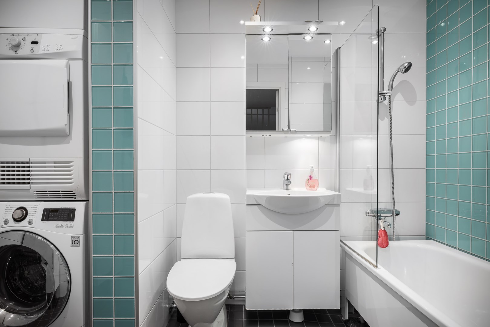 Bostadsbild från Björkholmsvägen 19, Såld i Östra Orminge, Nacka