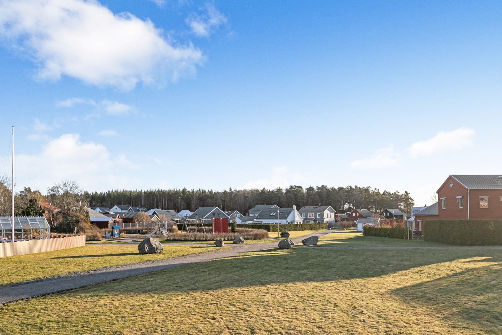Bostadsbild från Elgbolstavägen 10, Såld i Danmark, Uppsala