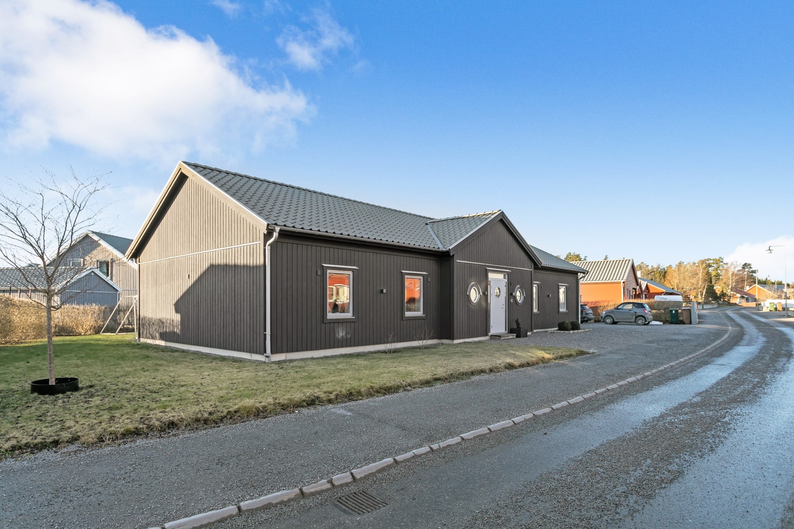 Bostadsbild från Elgbolstavägen 10, Såld i Danmark, Uppsala