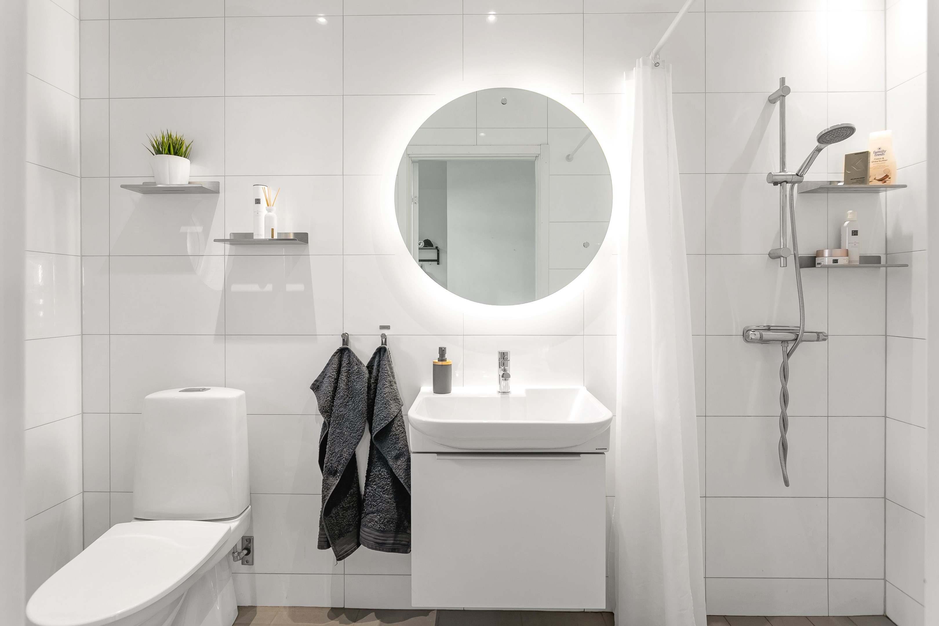 Bostadsbild från Elgbolstavägen 10, Såld i Danmark, Uppsala