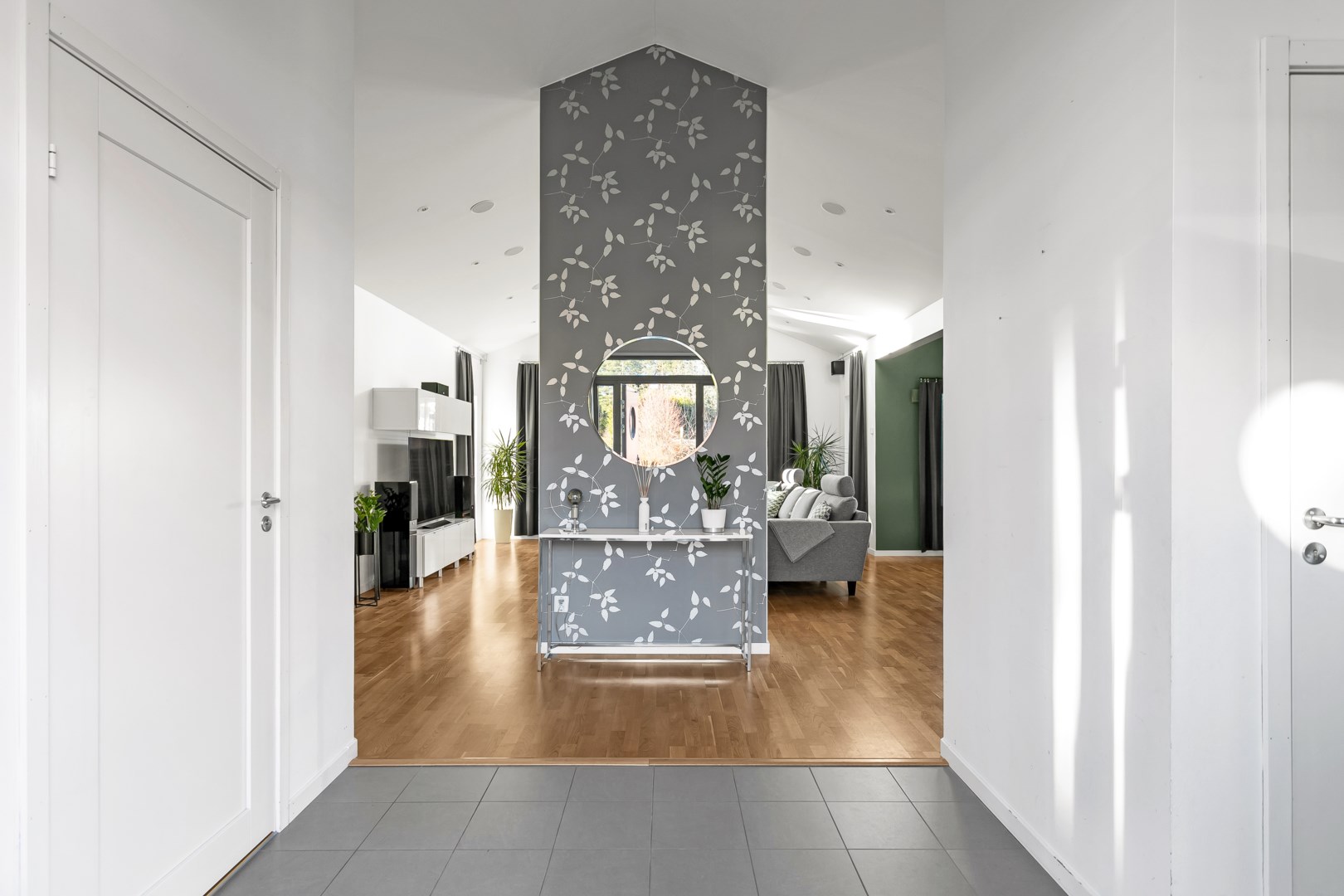 Bostadsbild från Elgbolstavägen 10, Såld i Danmark, Uppsala