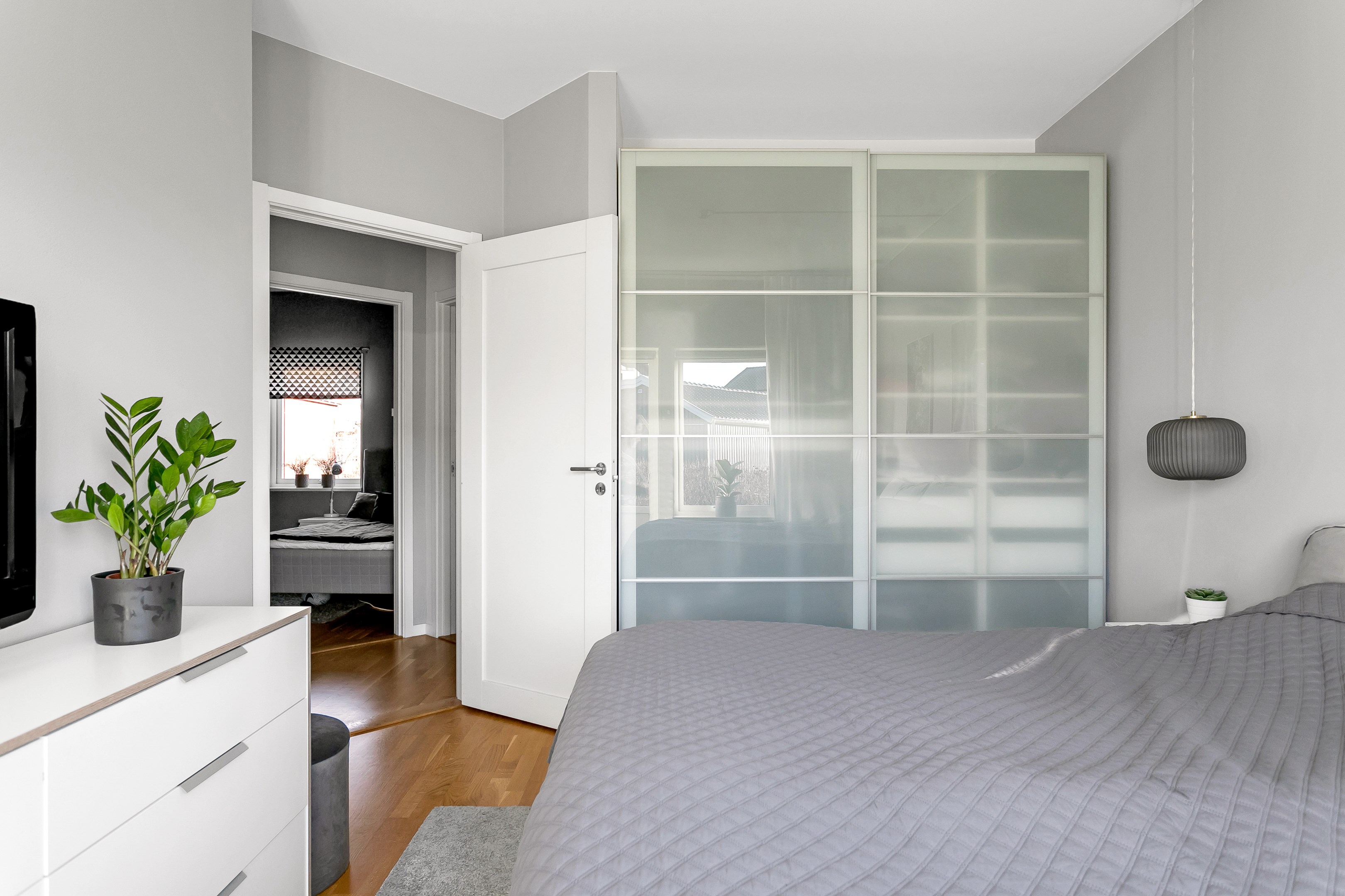 Bostadsbild från Elgbolstavägen 10, Såld i Danmark, Uppsala