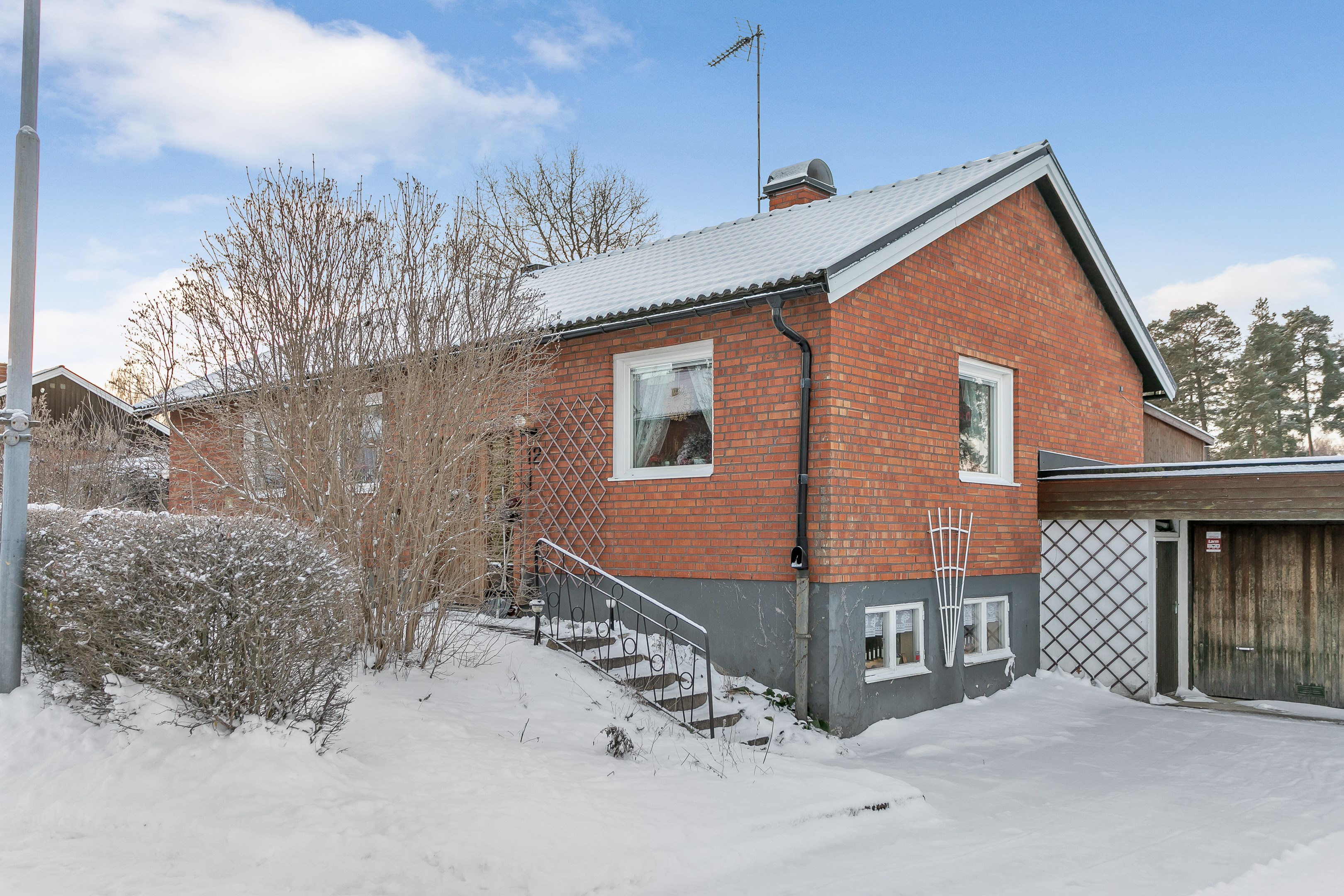 Bostadsbild från Skogsängsvägen 12, Såld i Storvreta, Uppsala