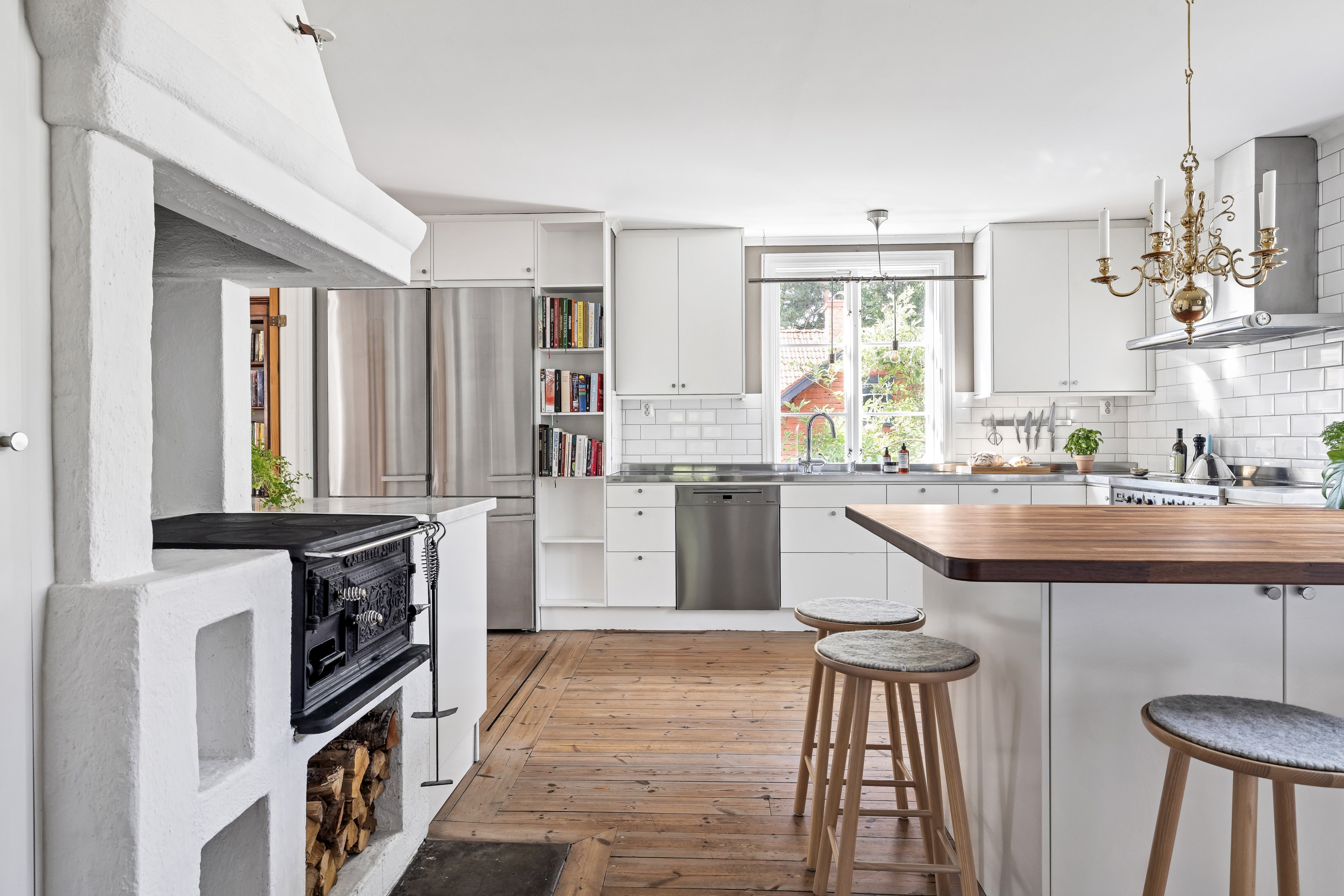 Bostadsbild från Hasselvägen 19, Såld i Storvreta, Uppsala