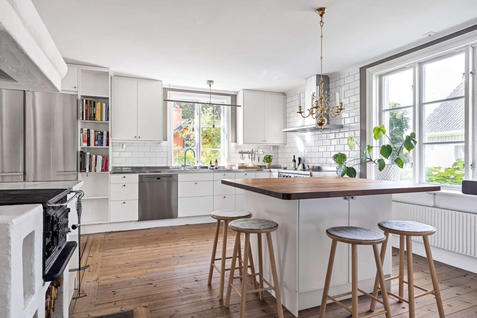 Bostadsbild från Hasselvägen 19, Såld i Storvreta, Uppsala