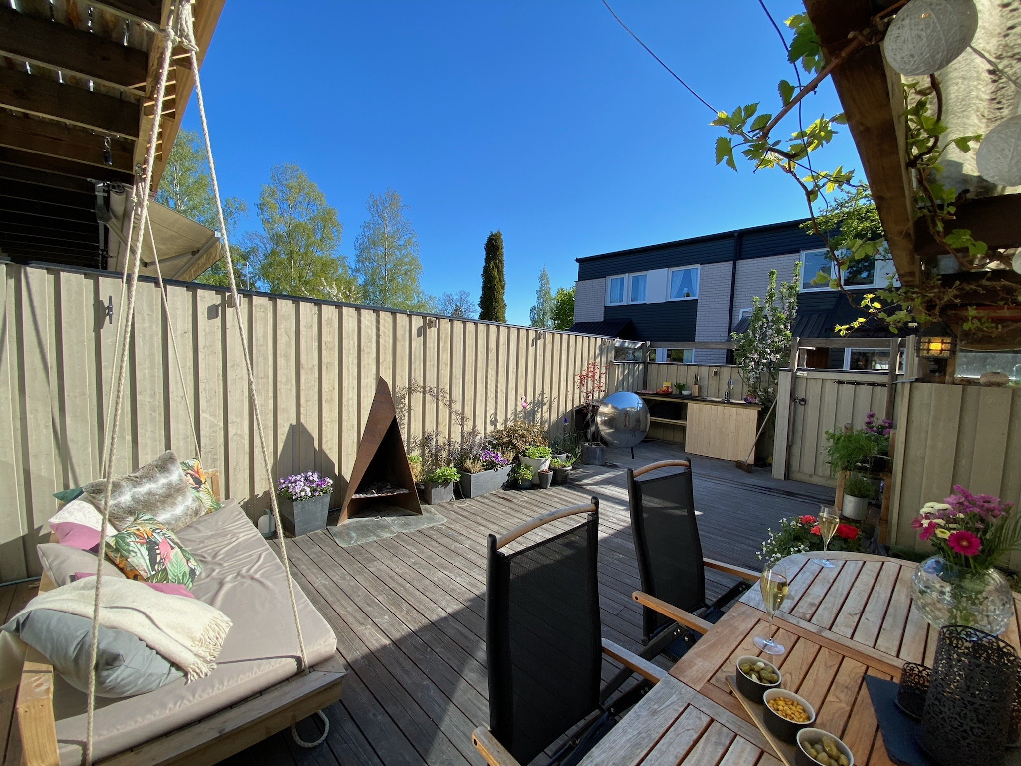 Bostadsbild från Liljekonvaljens väg 61, Såld i Lännersta, Nacka