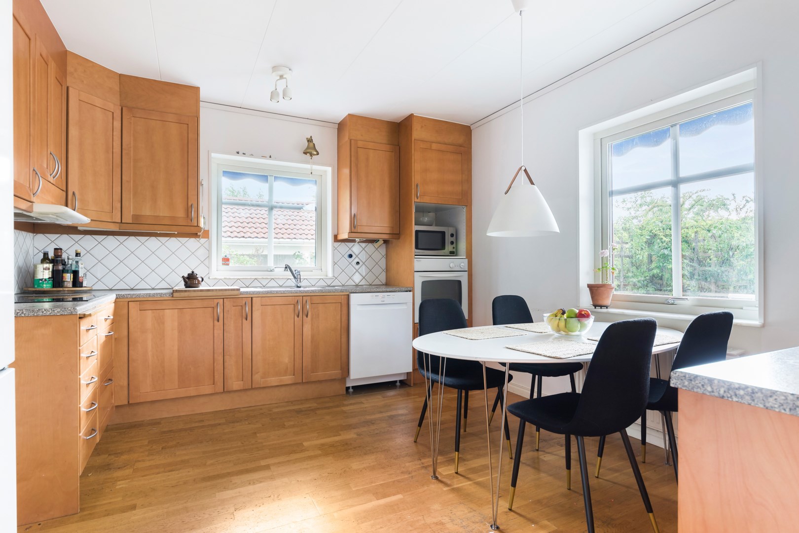 Bostadsbild från Gulmårans väg 11, Såld i Lännersta, Nacka