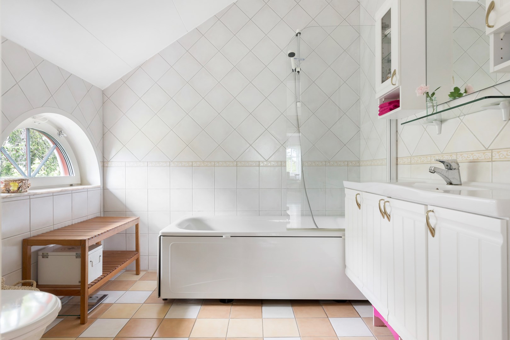 Bostadsbild från Gulmårans väg 11, Såld i Lännersta, Nacka