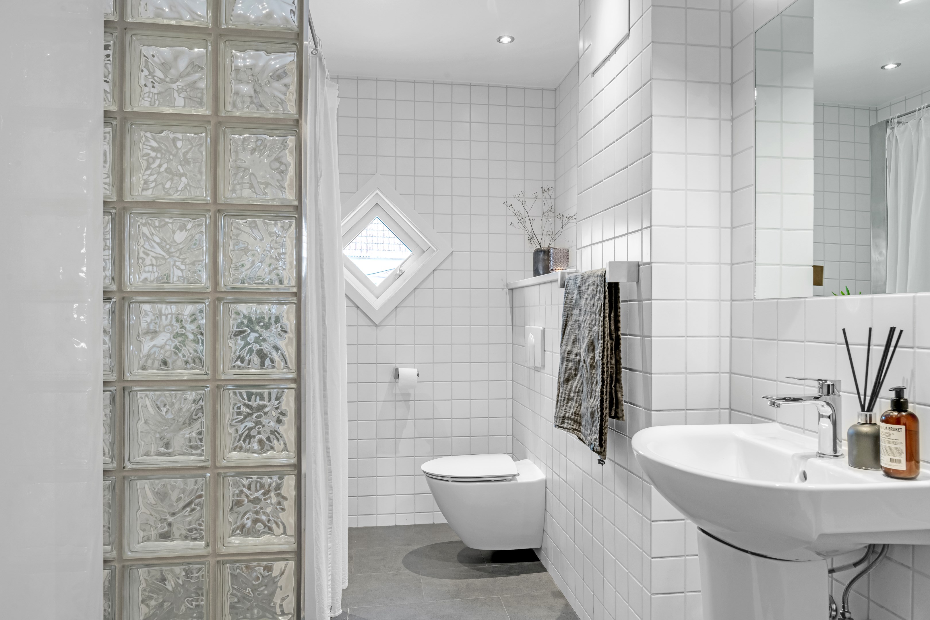 Bostadsbild från Gamla Uppsalagatan 27, Såld i Svartbäcken, Uppsala