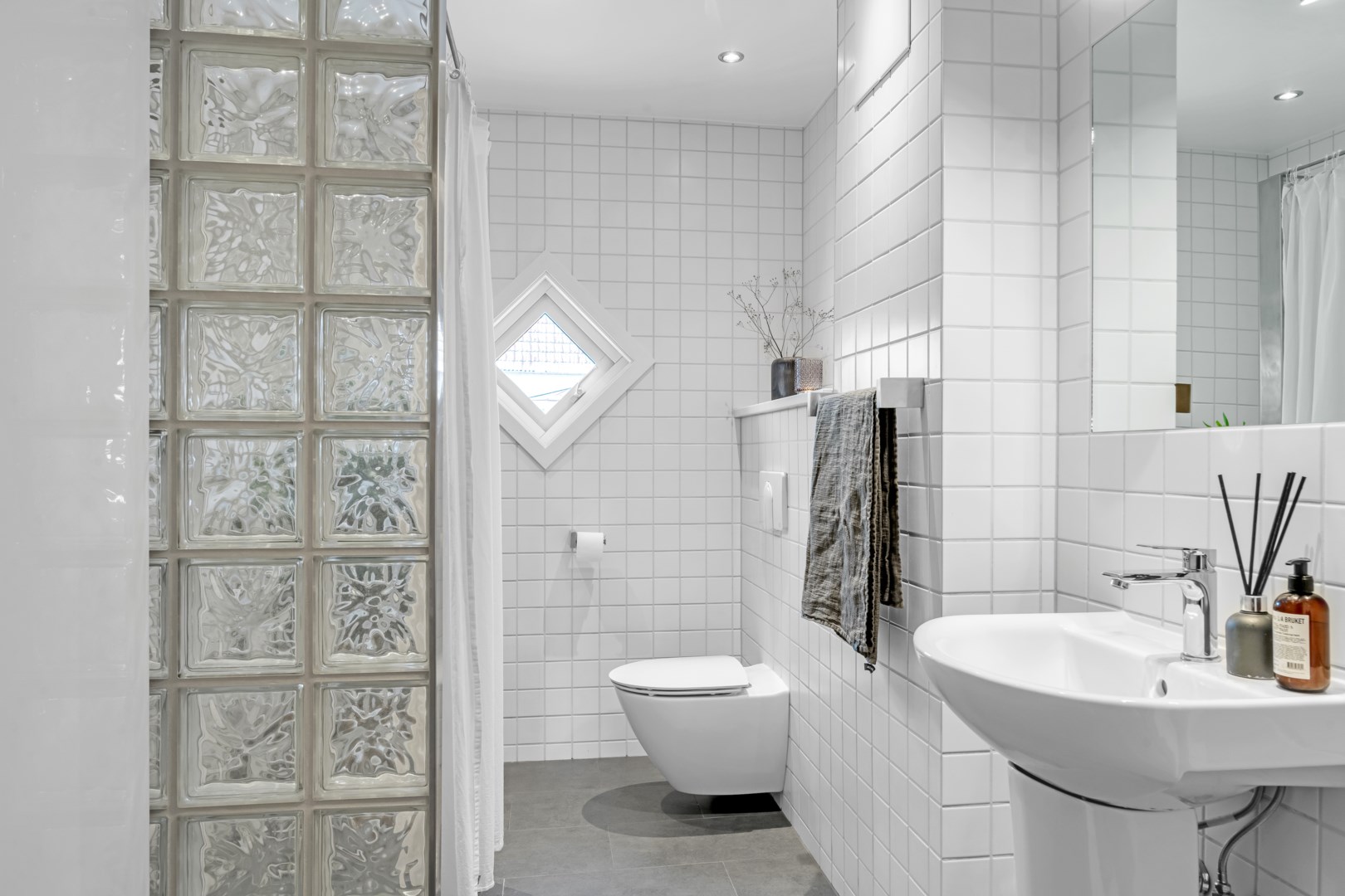 Bostadsbild från Gamla Uppsalagatan 27, Såld i Svartbäcken, Uppsala