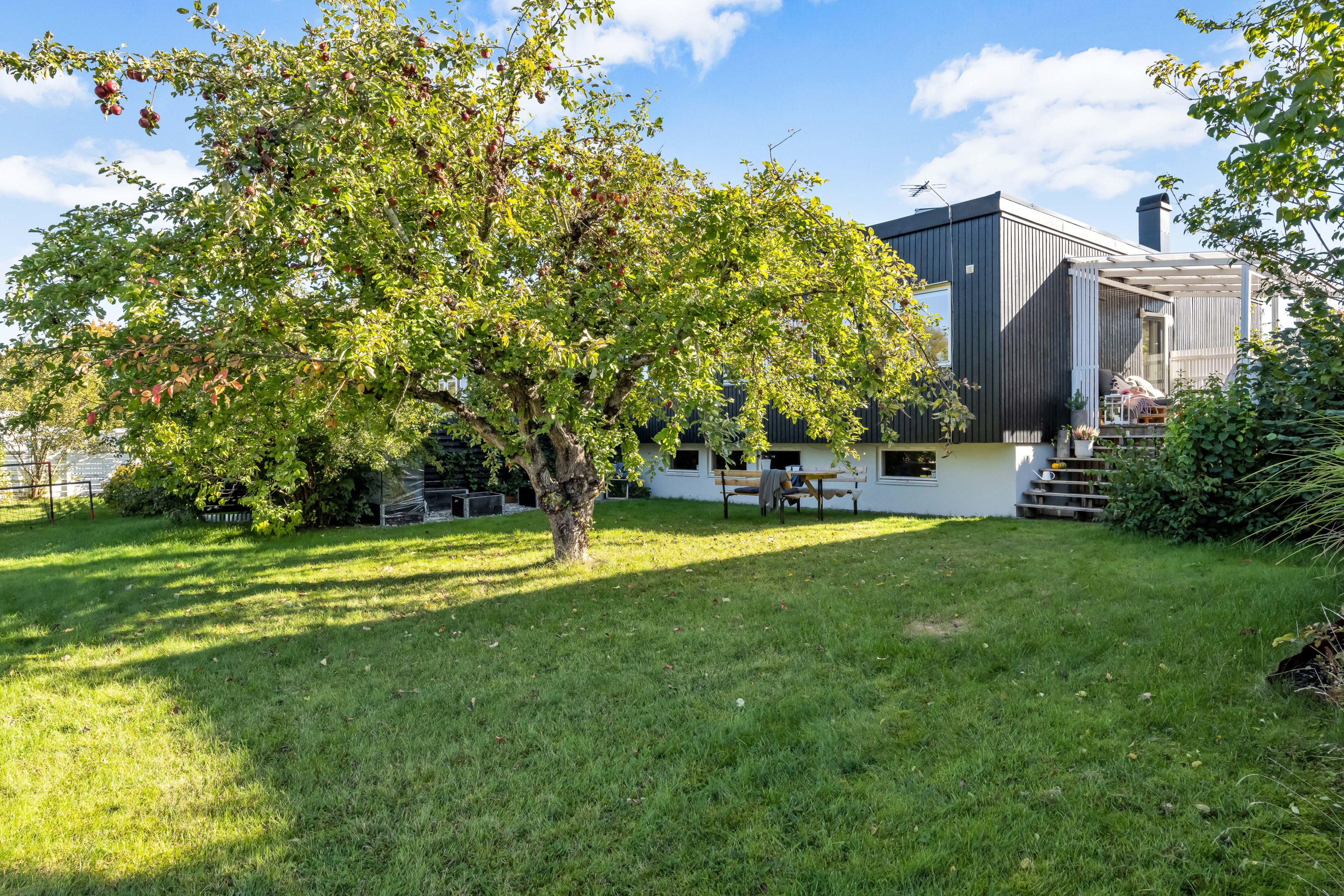 Bostadsbild från Störvägen 3, Till salu i Valsätra, Uppsala