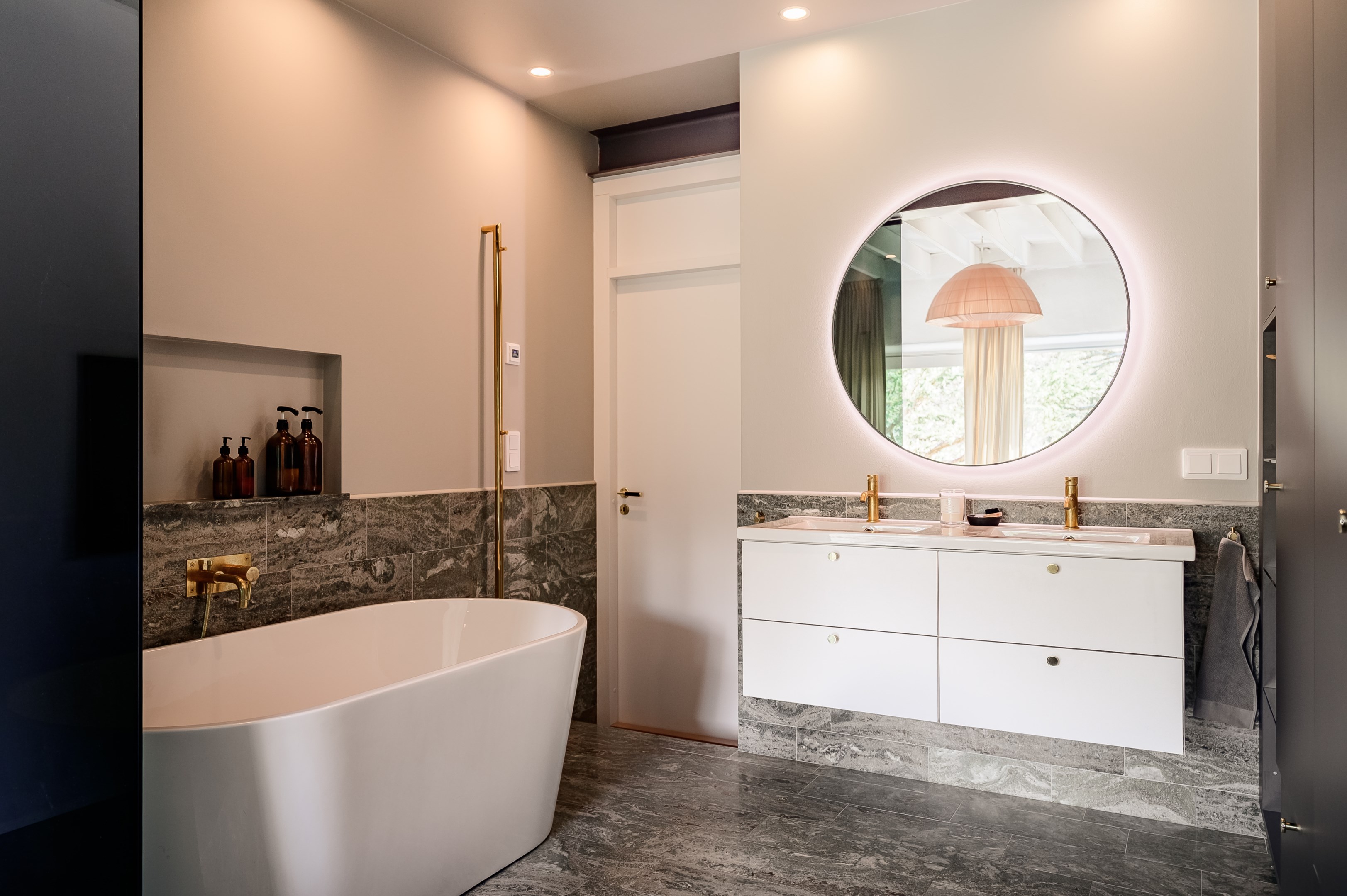 Bostadsbild från Sommarbovägen 9, Såld i Vikingshill, Nacka