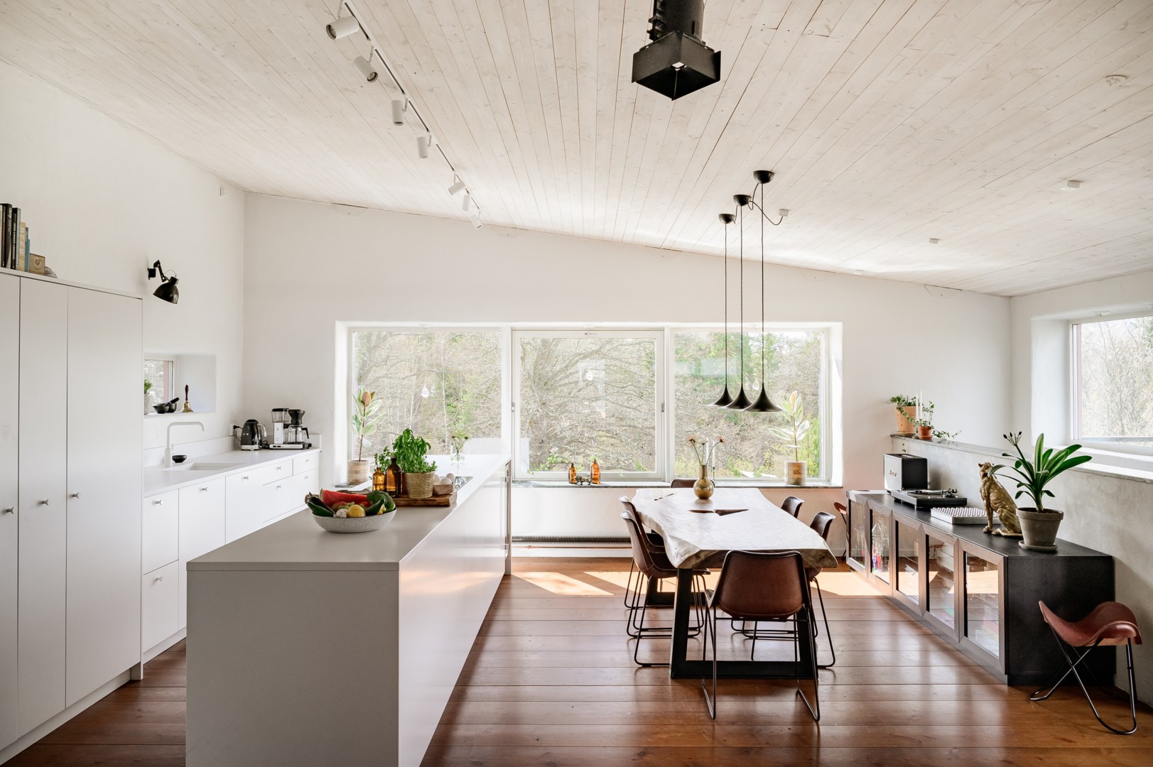 Bostadsbild från Sommarbovägen 9, Såld i Vikingshill, Nacka