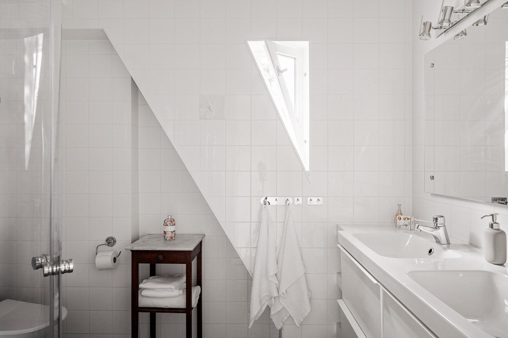 Bostadsbild från Östervägen 5, Såld i Hästhagen, Nacka