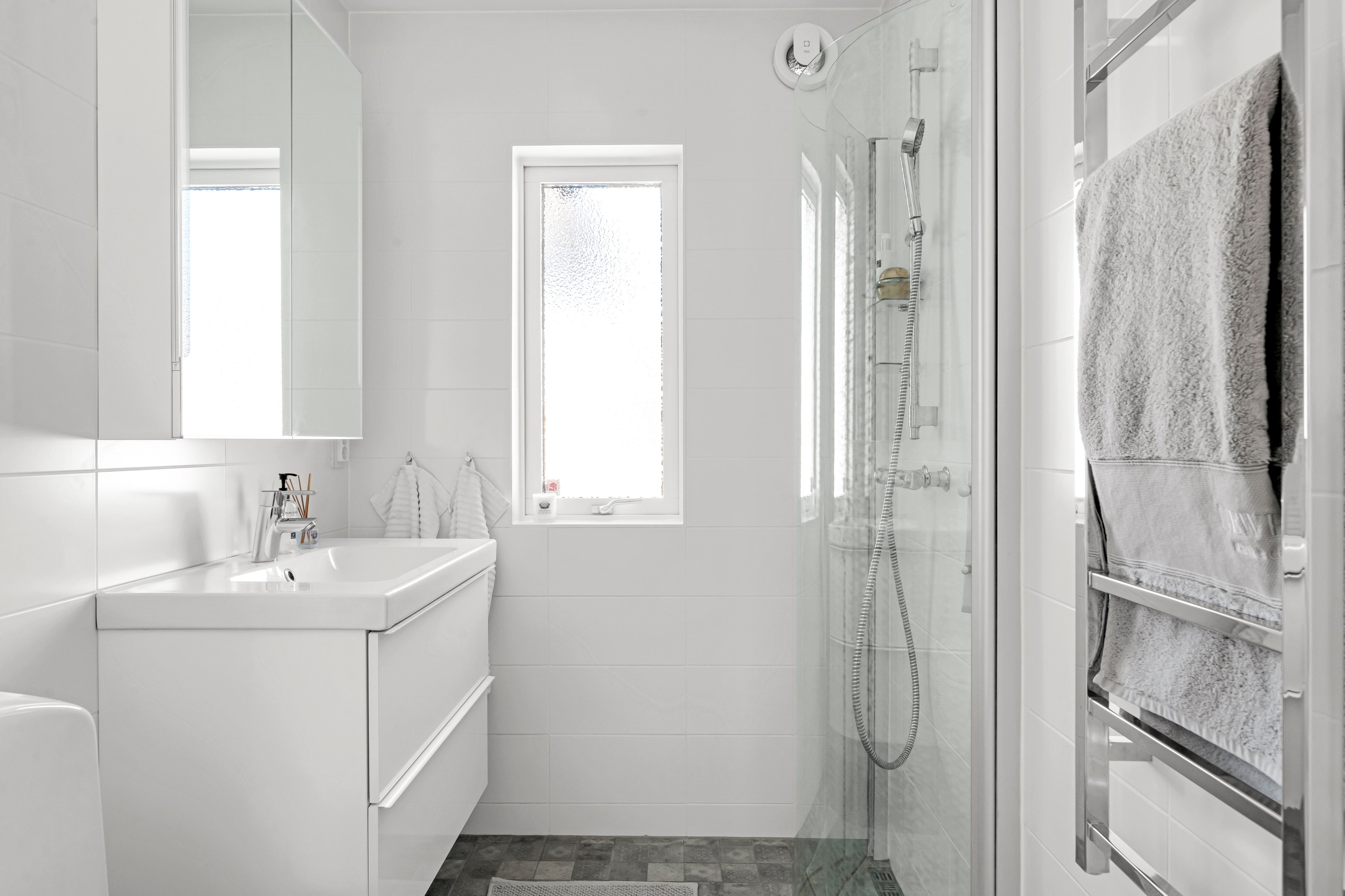 Bostadsbild från Bolvägen 8, Såld i Bälinge, Uppsala