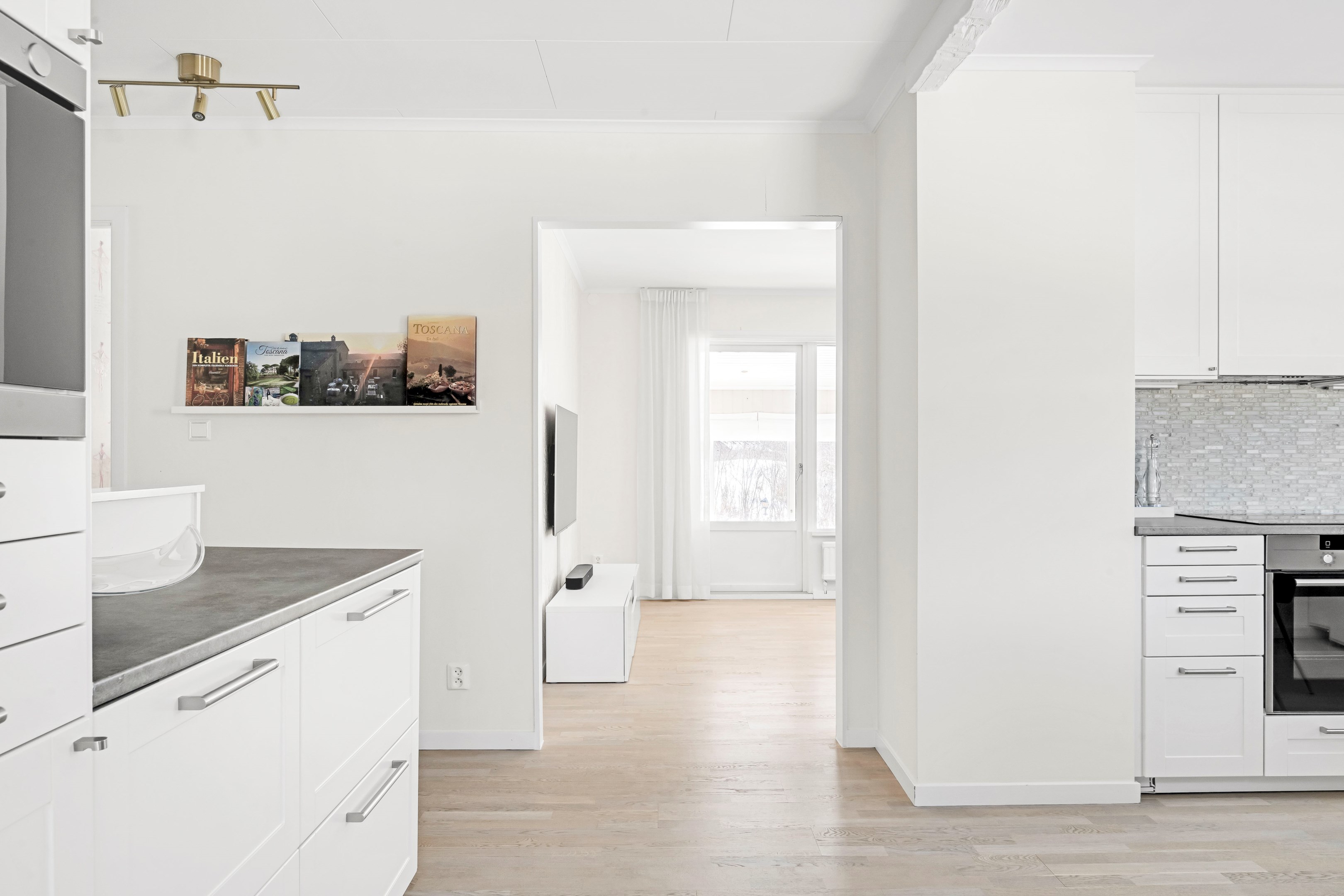 Bostadsbild från Bolvägen 8, Såld i Bälinge, Uppsala