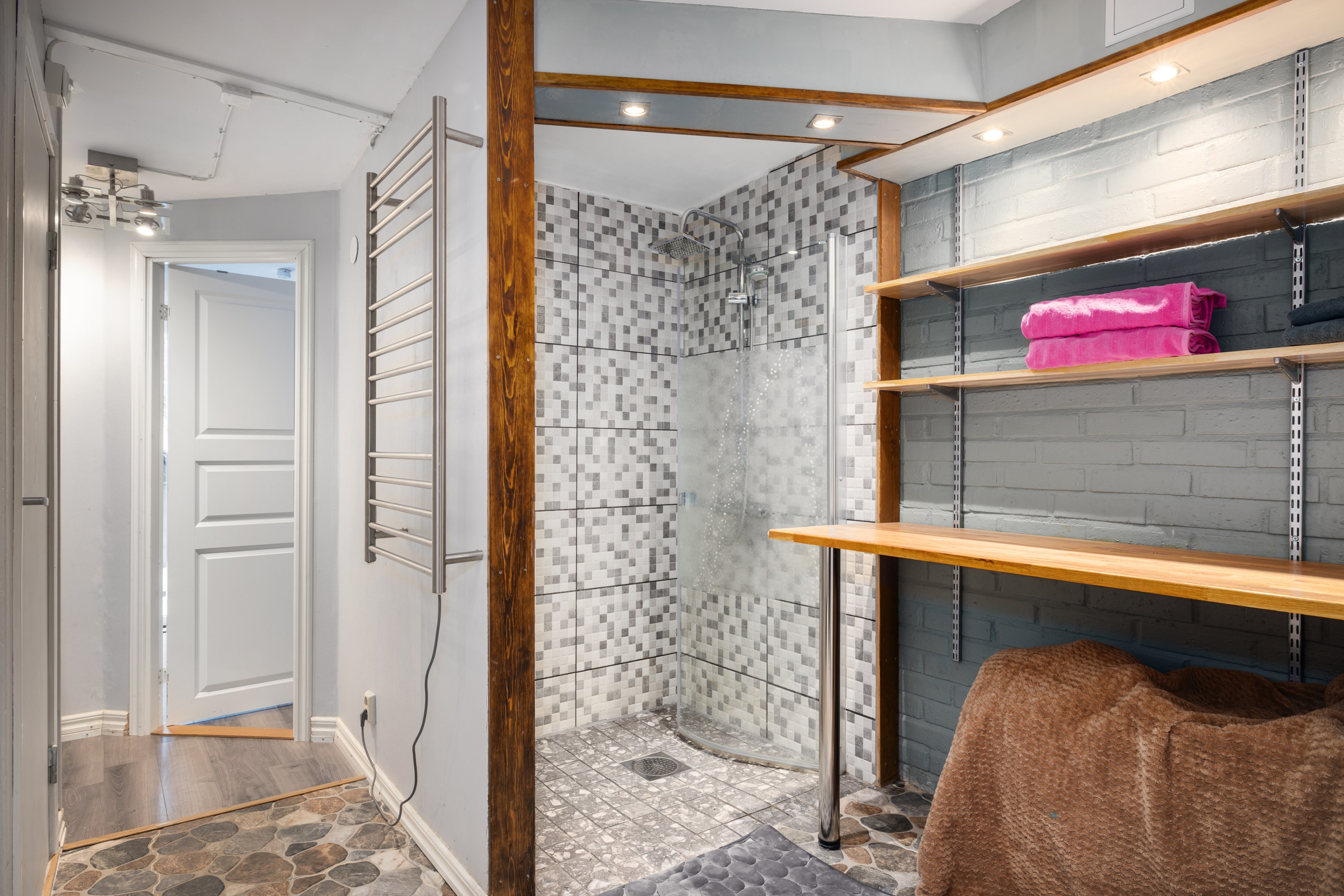 Bostadsbild från Vitsippevägen 36, Såld i Hemmesta, Värmdö