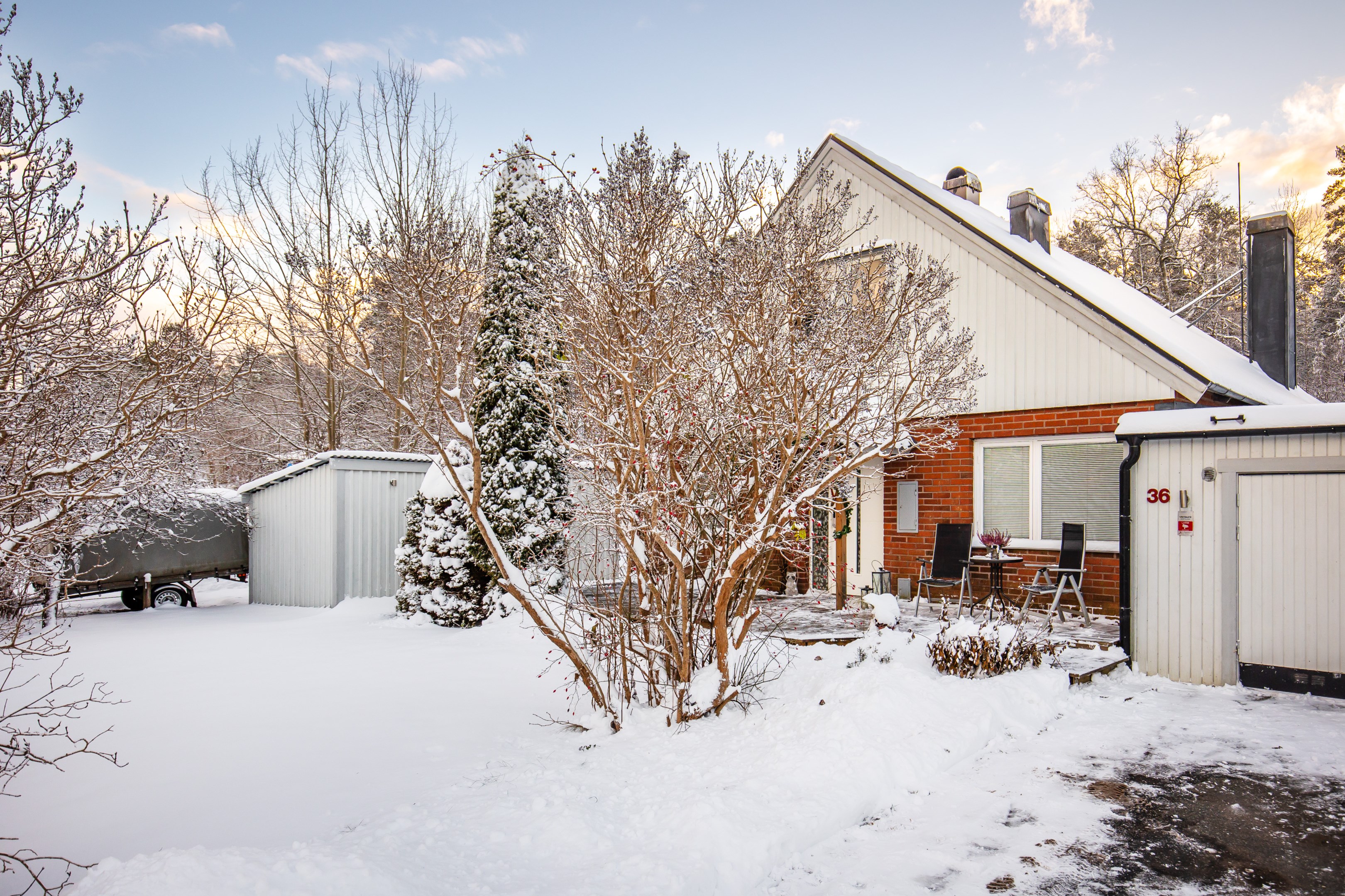 Bostadsbild från Vitsippevägen 36, Såld i Hemmesta, Värmdö