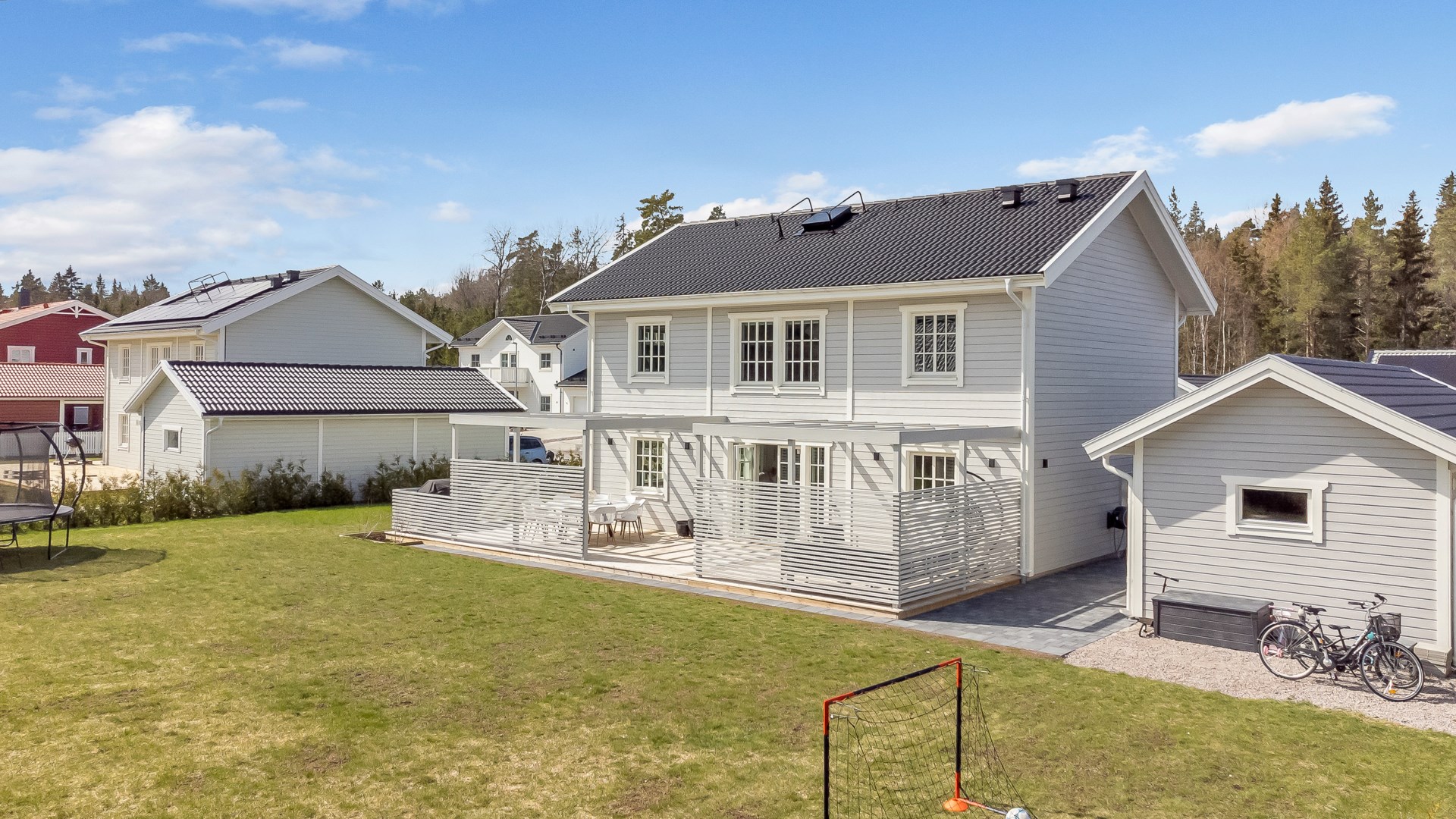 Bostadsbild från Ryttartorpsvägen 10, Såld i Lindbacken, Uppsala