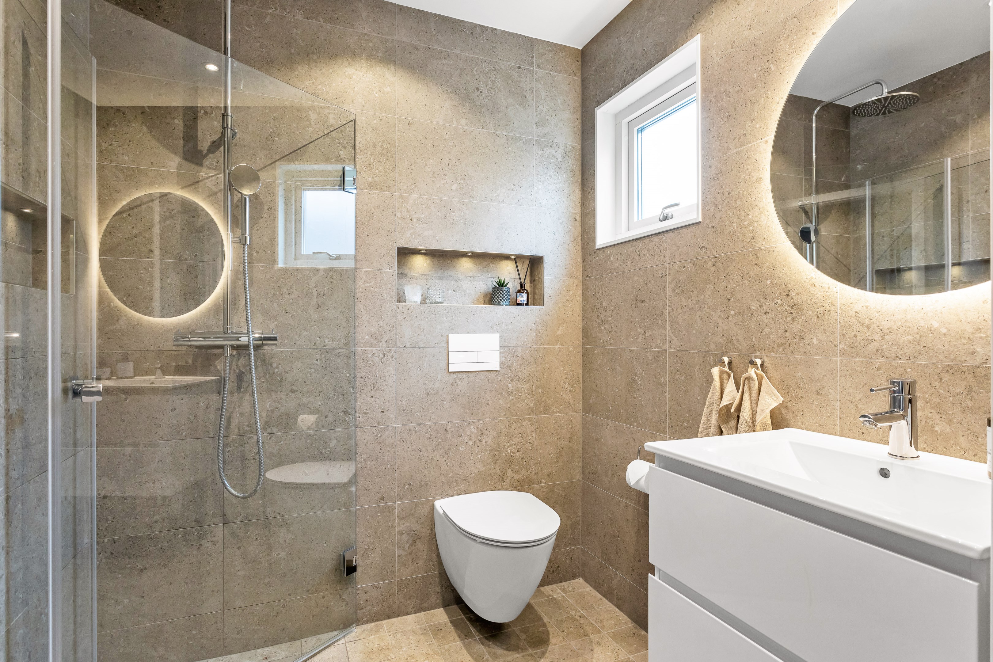 Bostadsbild från Saturnusvägen 8, Såld i Storvreta, Uppsala