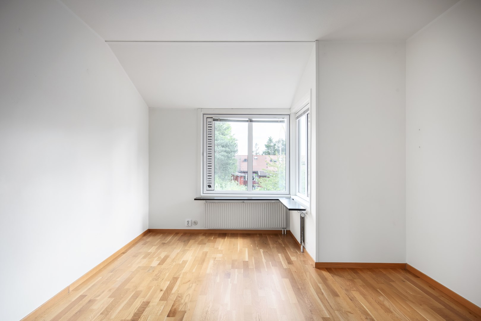 Bostadsbild från Björkholmsvägen 102, Såld i Östra Orminge, Nacka