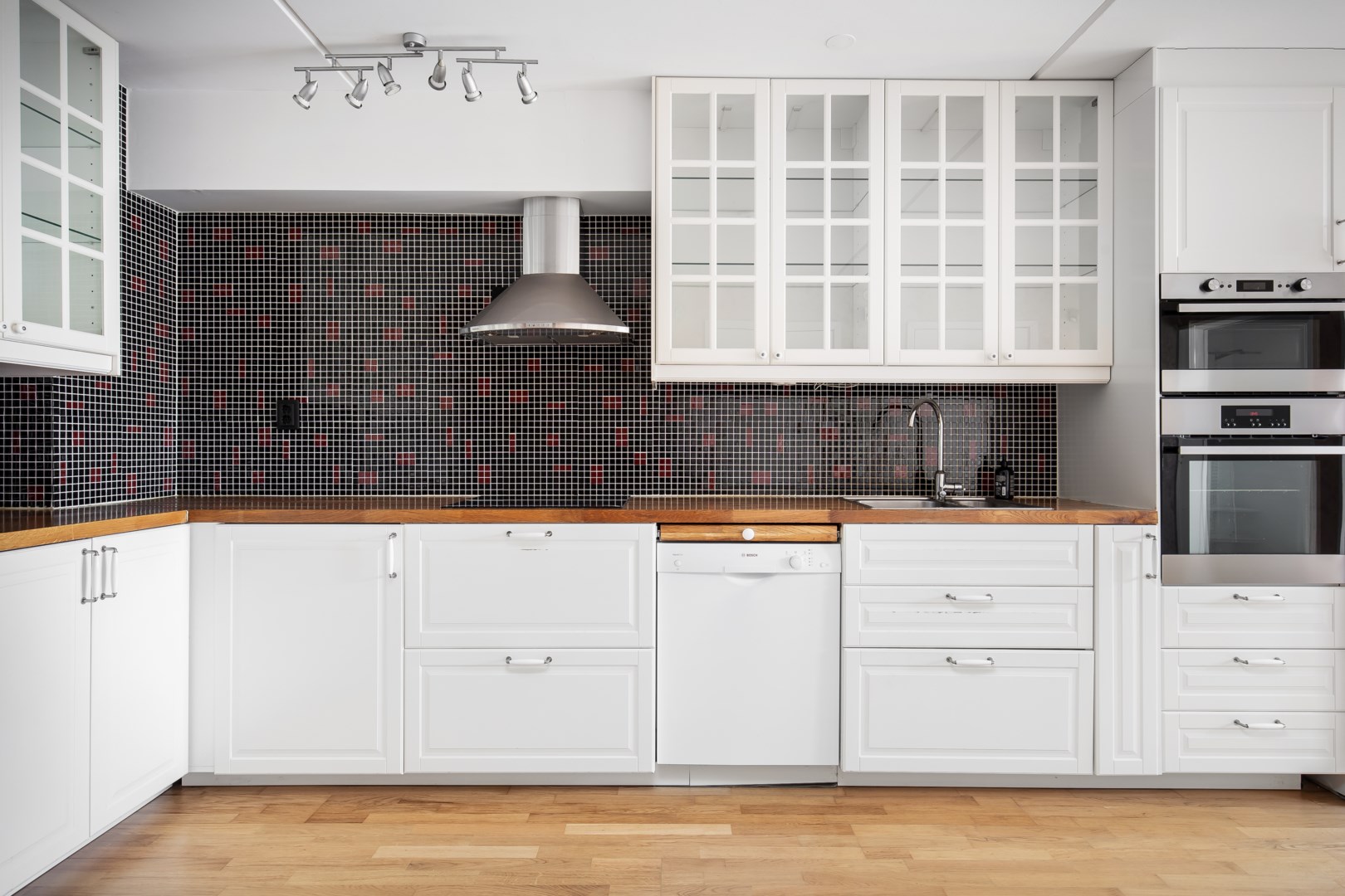 Bostadsbild från Björkholmsvägen 102, Såld i Östra Orminge, Nacka