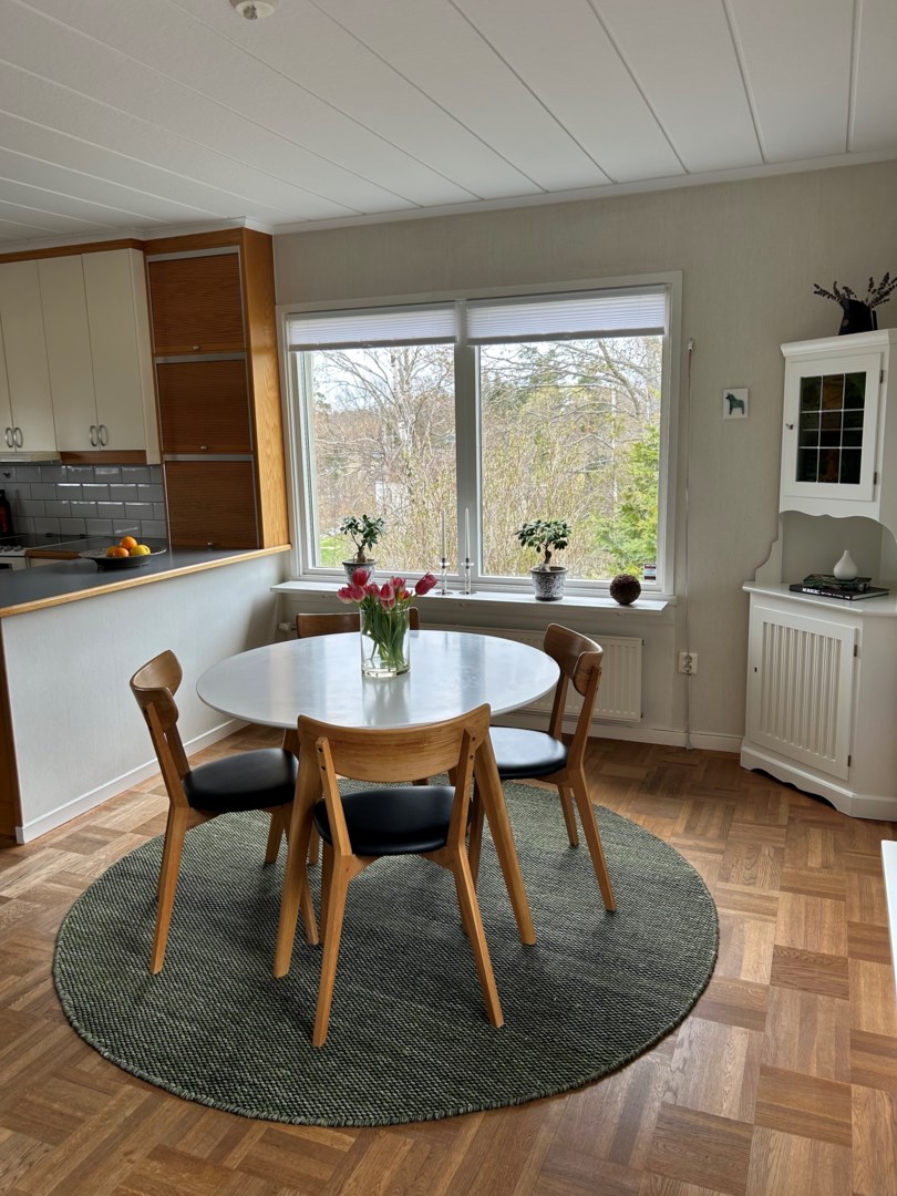 Bostadsbild från Häckvägen 15, Såld i Björknäs, Nacka