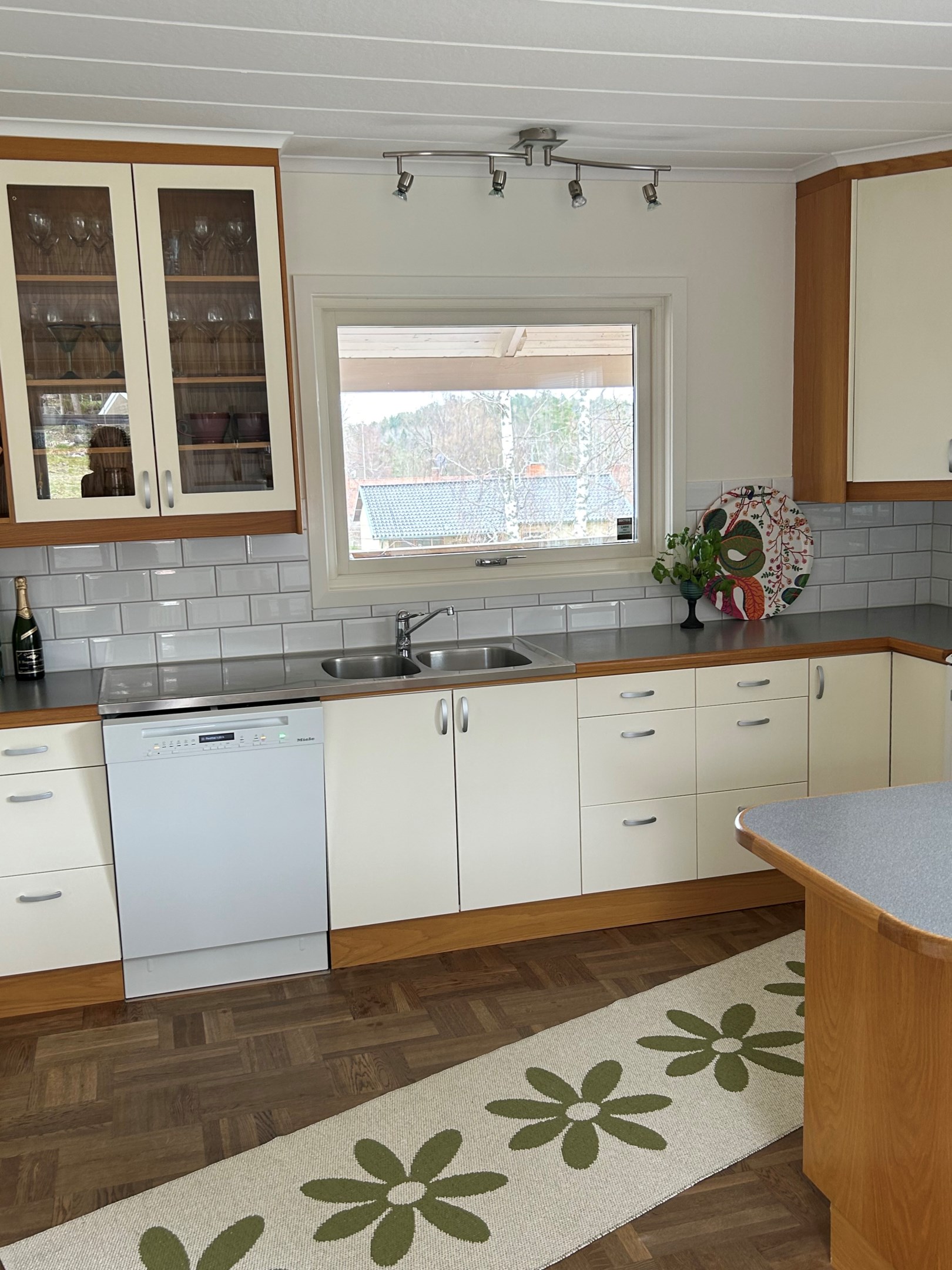 Bostadsbild från Häckvägen 15, Såld i Björknäs, Nacka