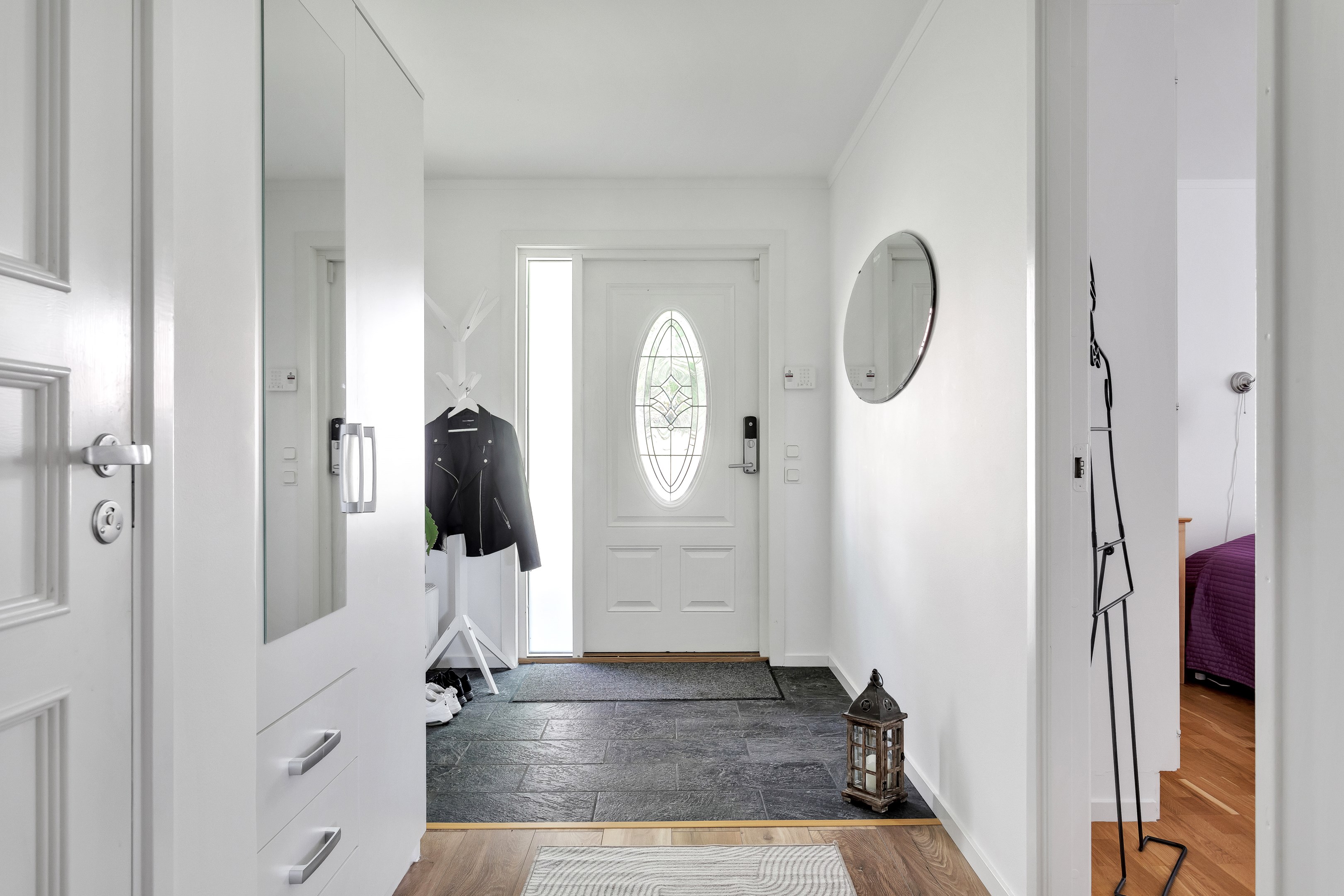 Bostadsbild från Edshammar 45 och Edshammar 43, Till salu i Storvreta, Uppsala