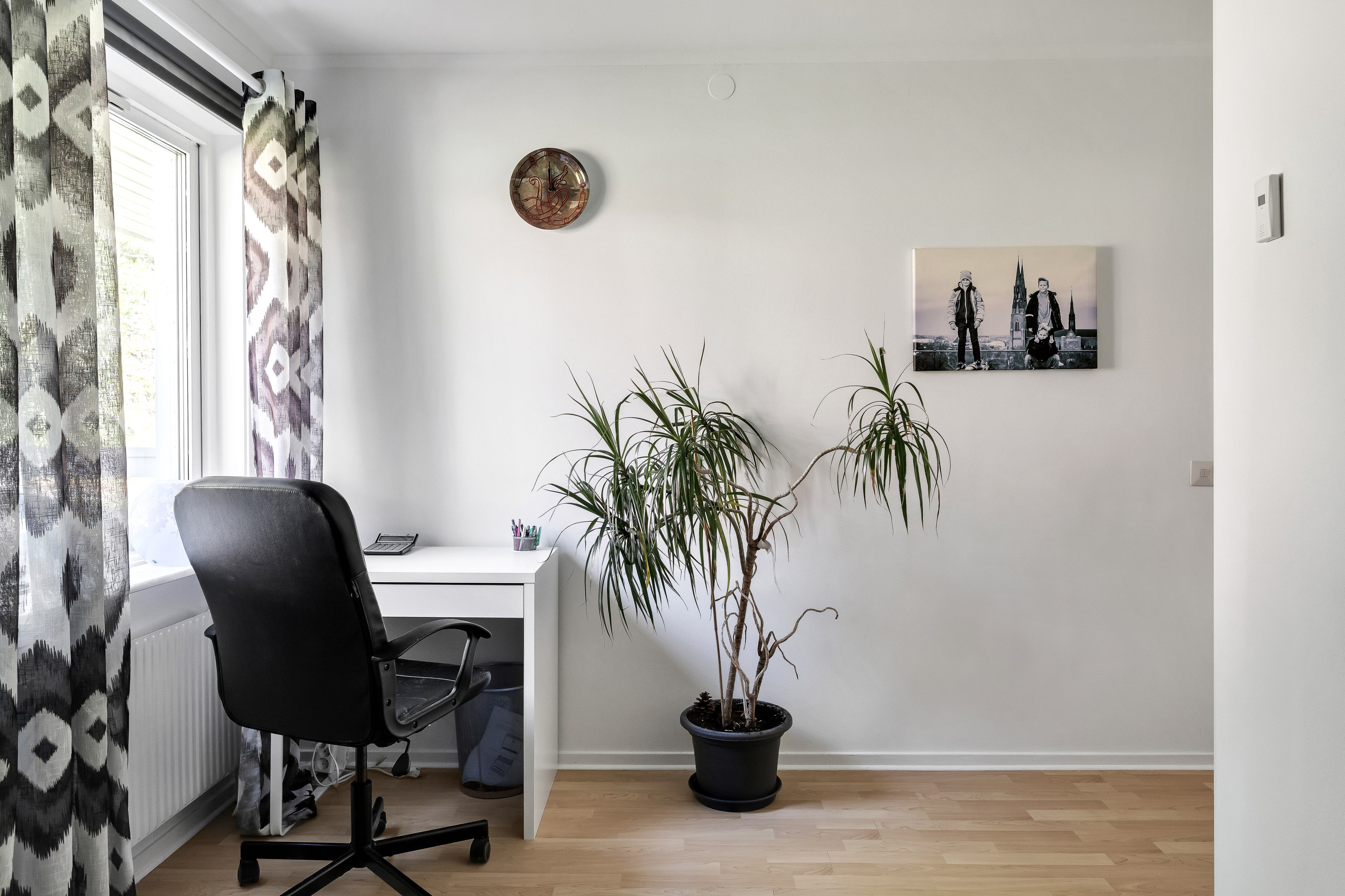 Bostadsbild från Edshammar 45 och Edshammar 43, Till salu i Storvreta, Uppsala