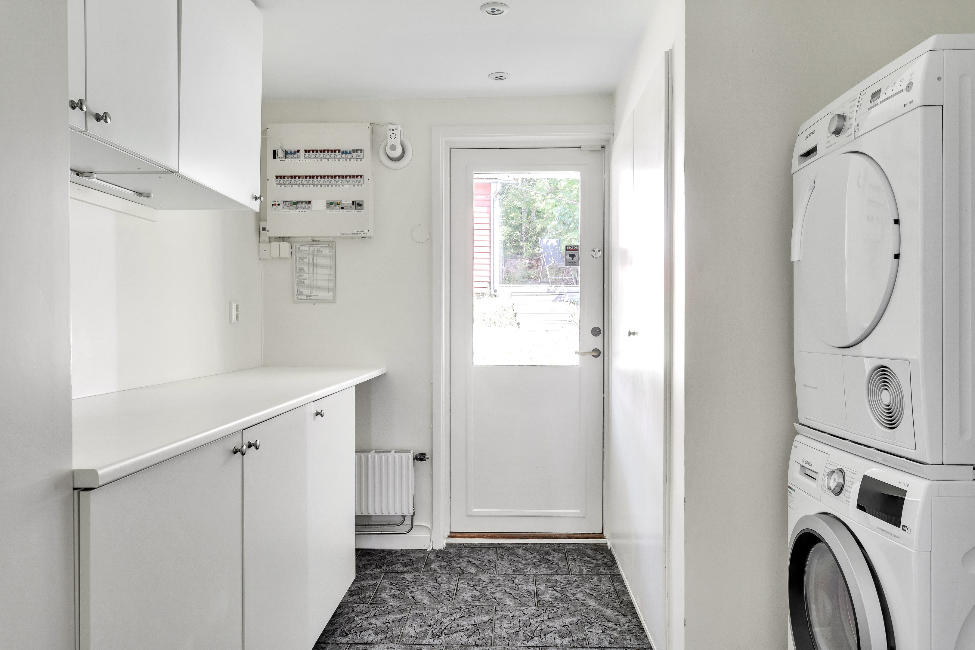 Bostadsbild från Edshammar 45 och Edshammar 43, Till salu i Storvreta, Uppsala