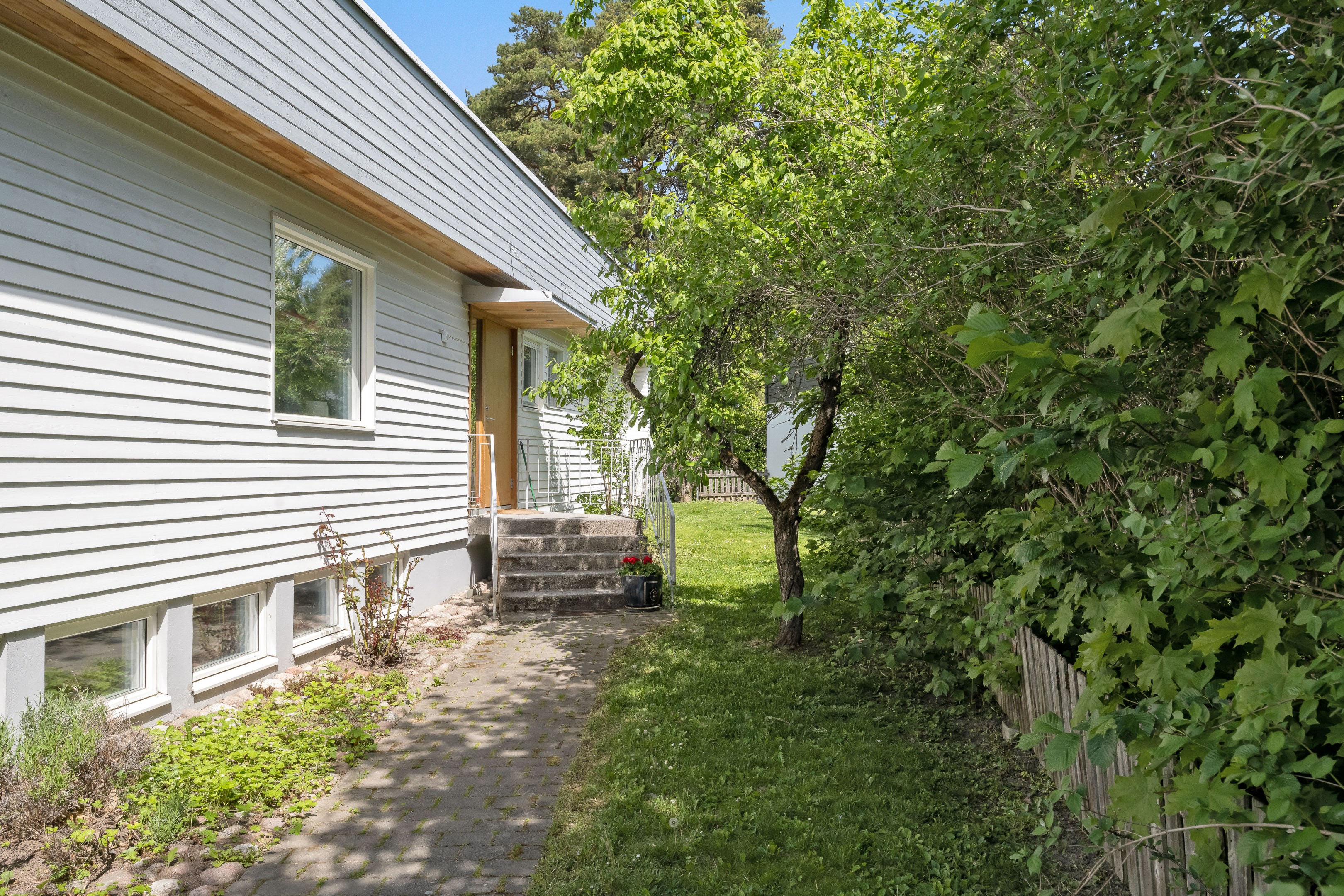 Bostadsbild från Skogsbergsvägen 3, Såld i Eriksberg, Uppsala