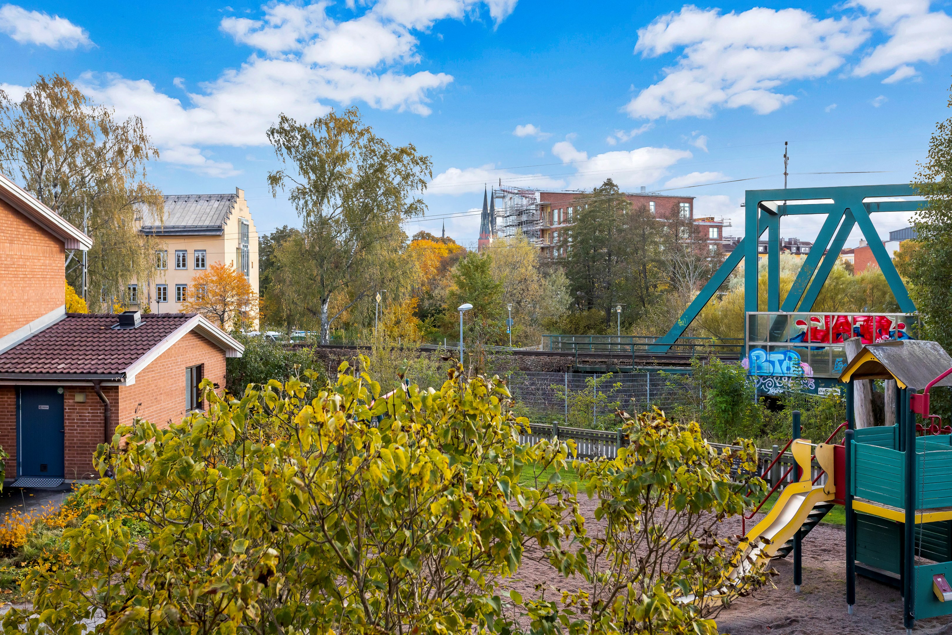 Bostadsbild från Svartbäcksgatan 48A, Såld i Svartbäcken, Uppsala